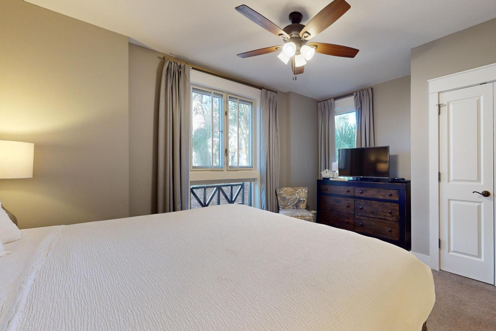 Baytowne Wharf - Observation Point North #351 Destin