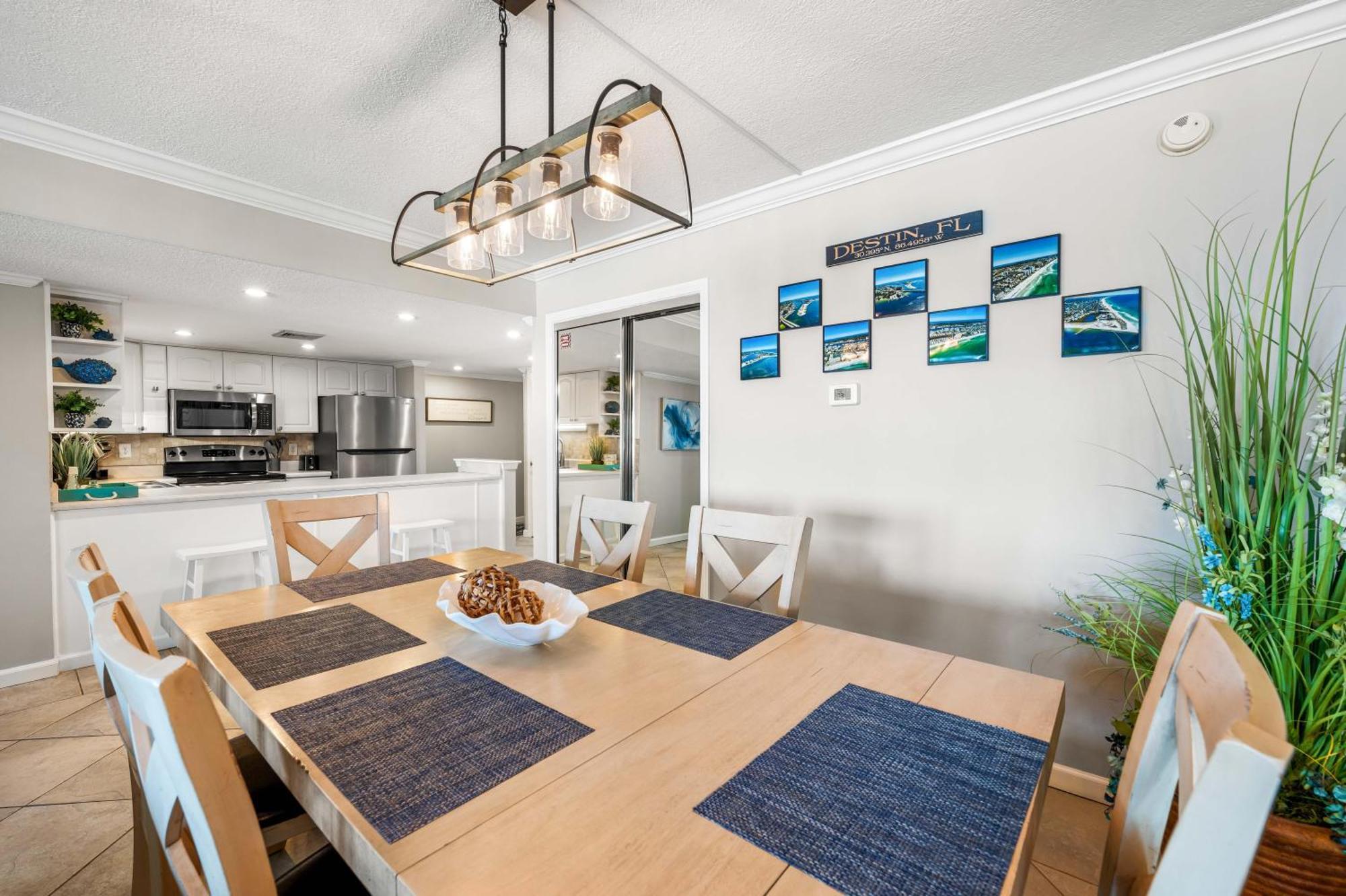Surf And Racquet Unit 505 * Destin