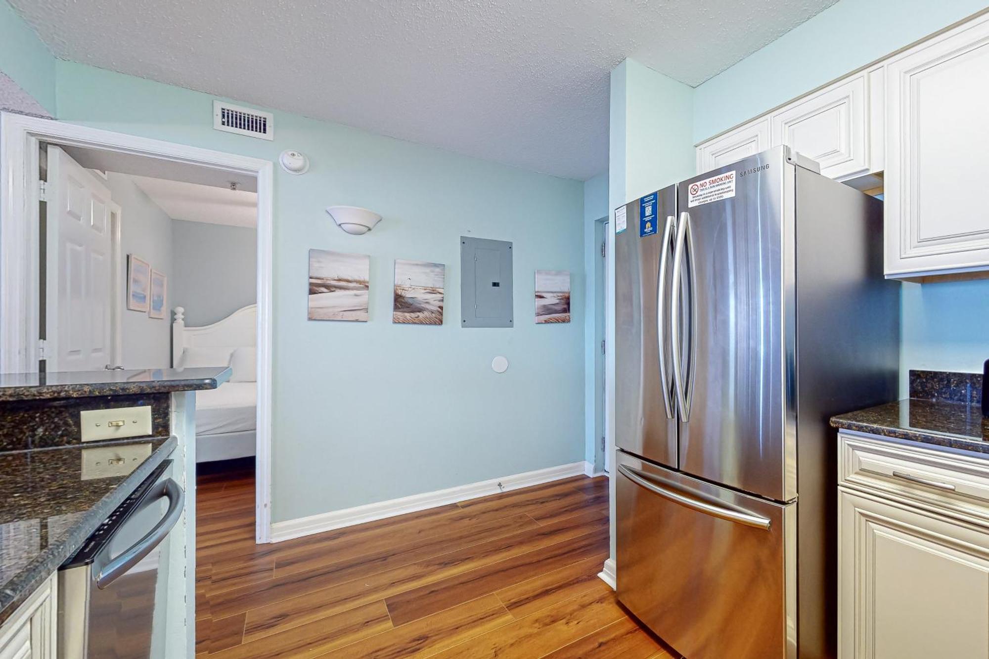 Pelican 1717 Apartment *