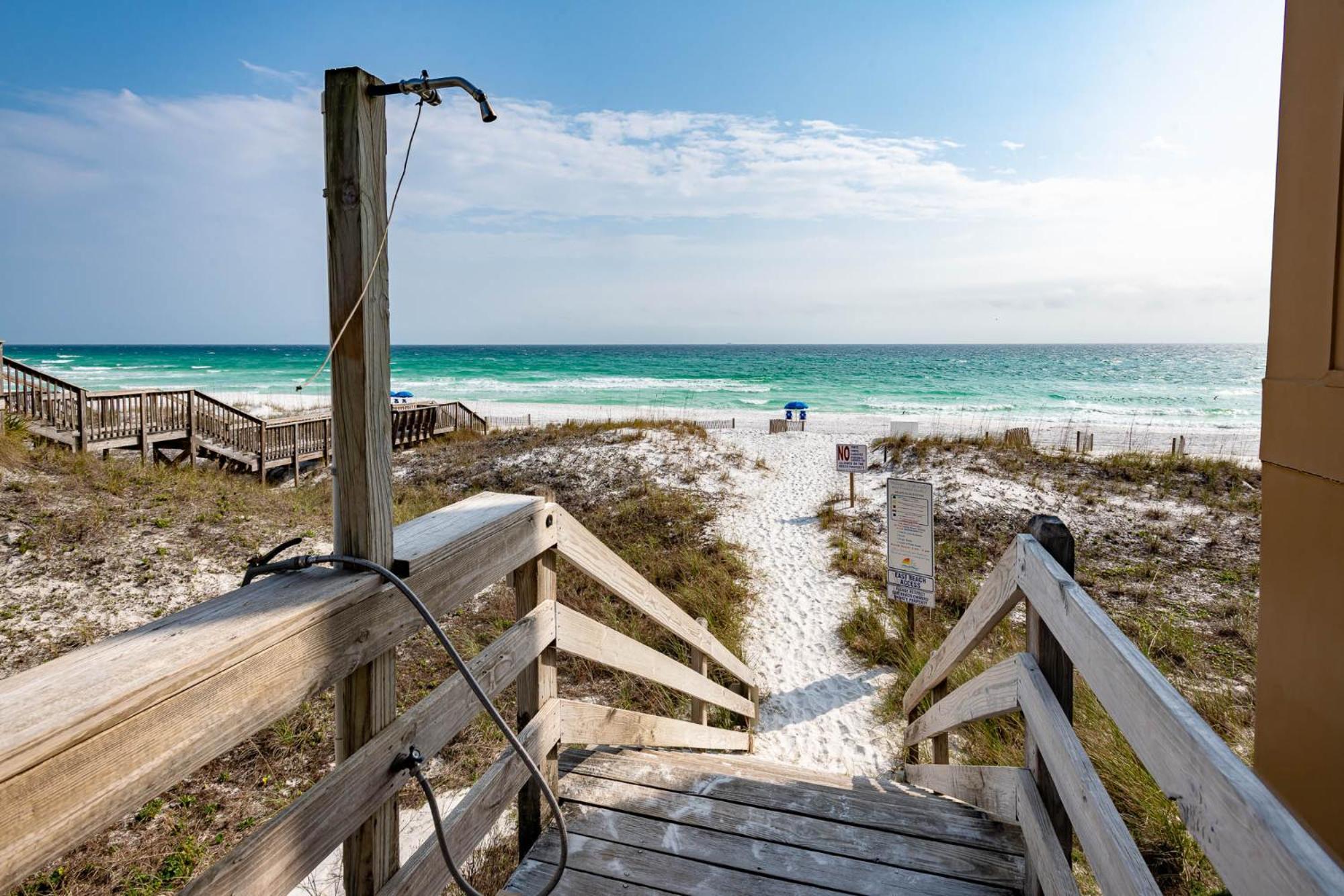 On The - Hot Tub - Gated Community Views Holiday home *