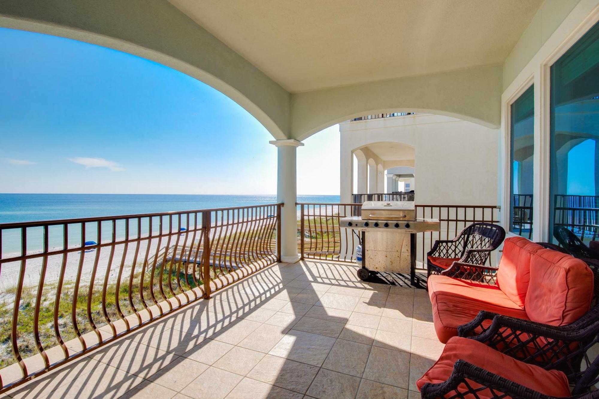 Gulf Front, Pool, Hot Tub- 2 Kitchens - Elevator * Destin
