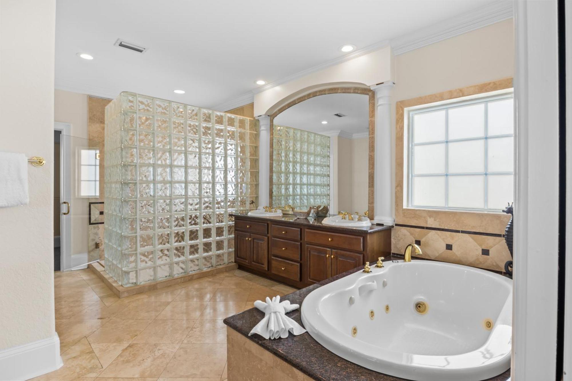 Holiday home Gulf Front, Pool, Hot Tub- 2 Kitchens - Elevator Destin