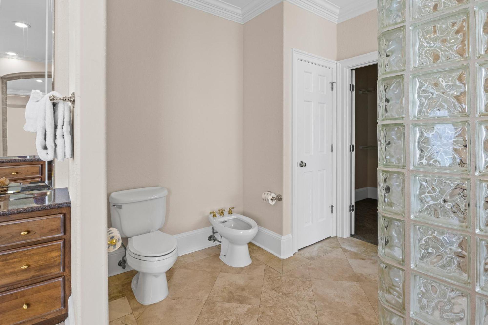 Gulf Front, Pool, Hot Tub- 2 Kitchens - Elevator Holiday home
