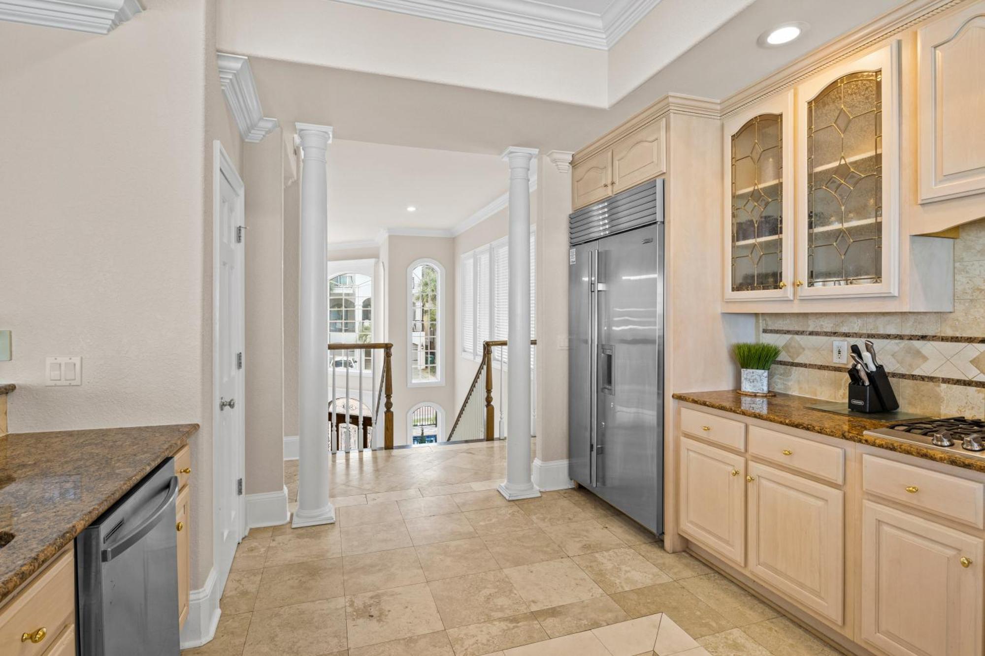 Gulf Front, Pool, Hot Tub- 2 Kitchens - Elevator