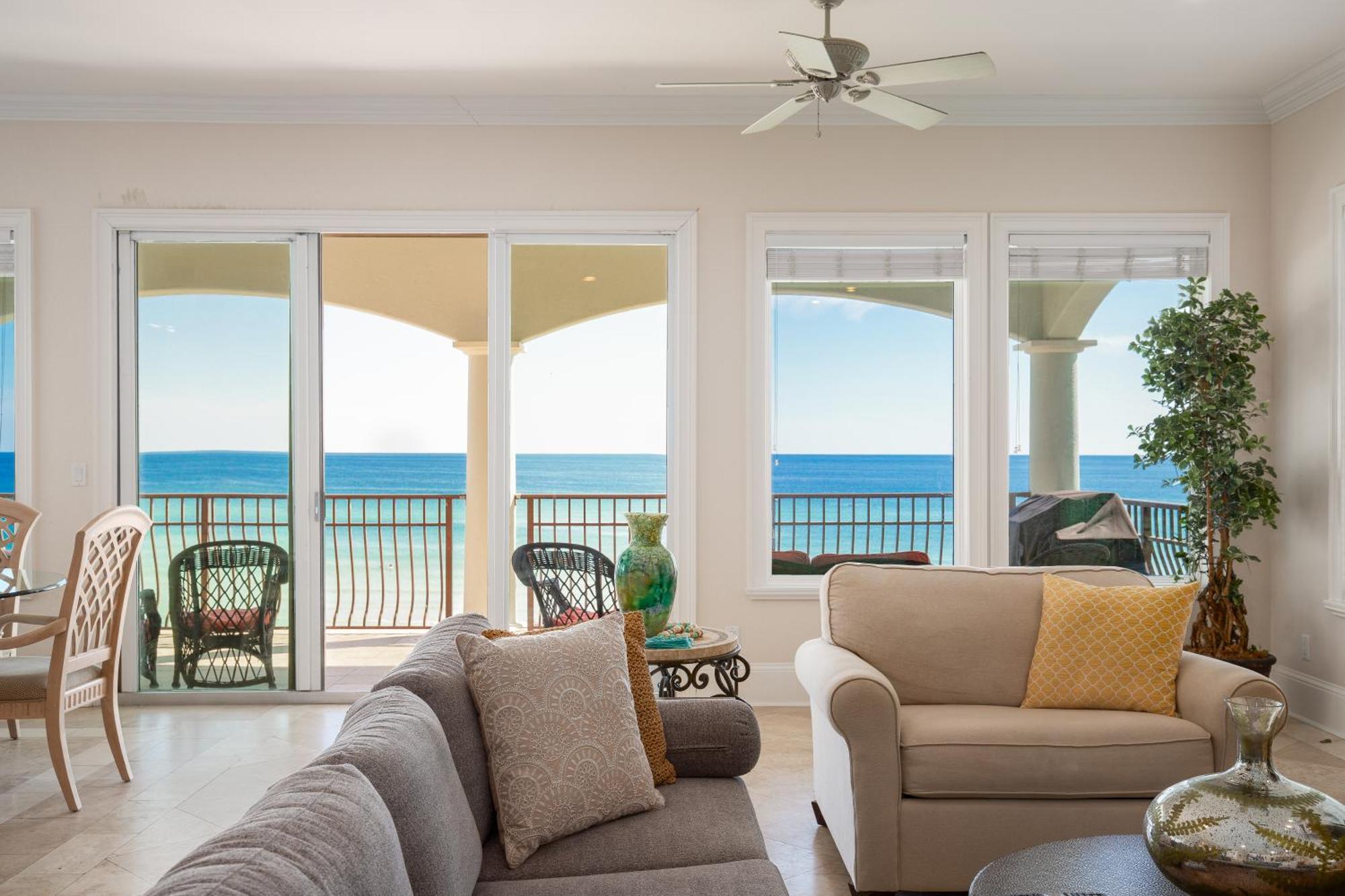 Gulf Front, Pool, Hot Tub- 2 Kitchens - Elevator * Destin