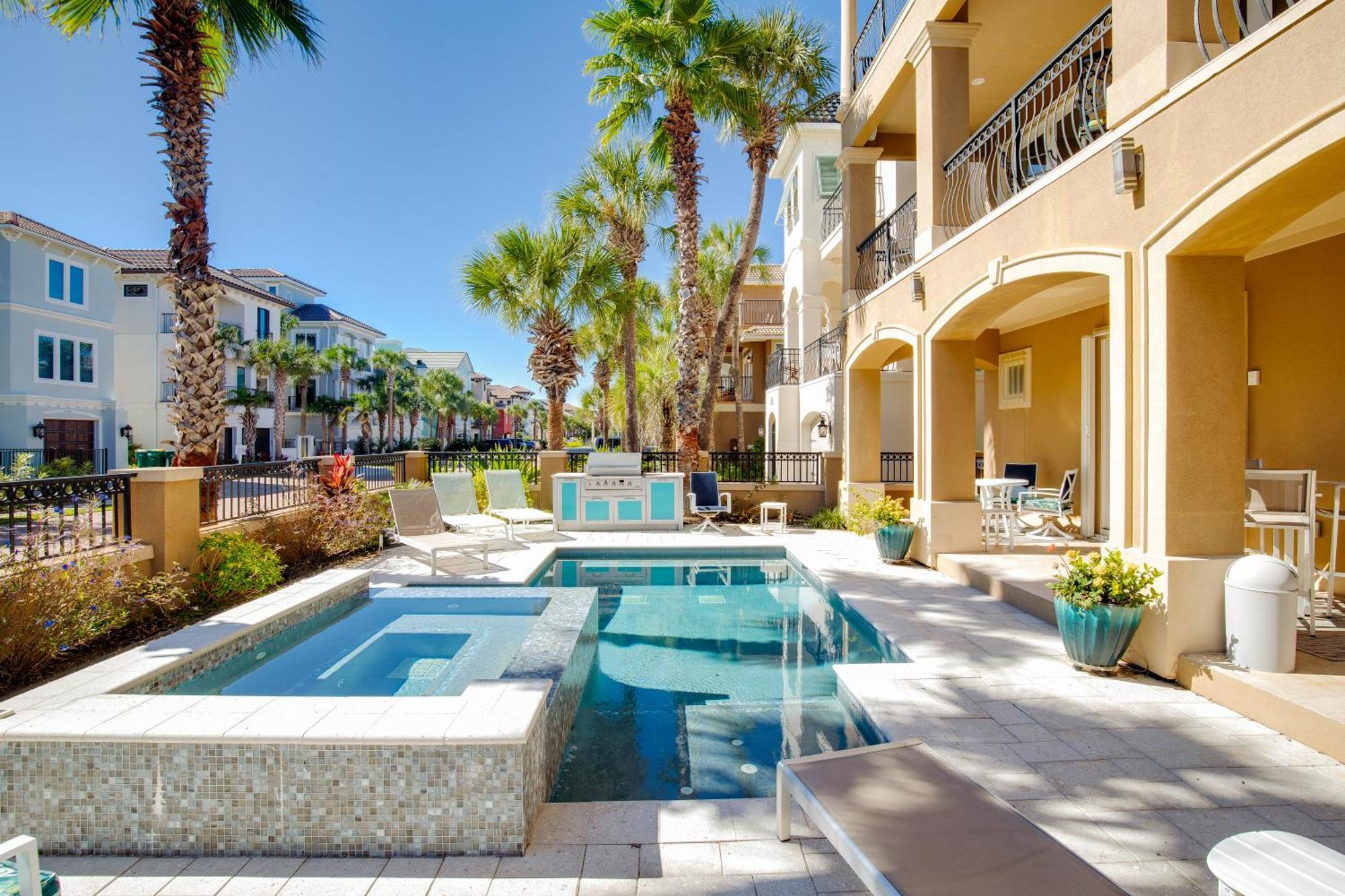 Holiday home Gulf Views - Private Pool Hot Tub - Elevator