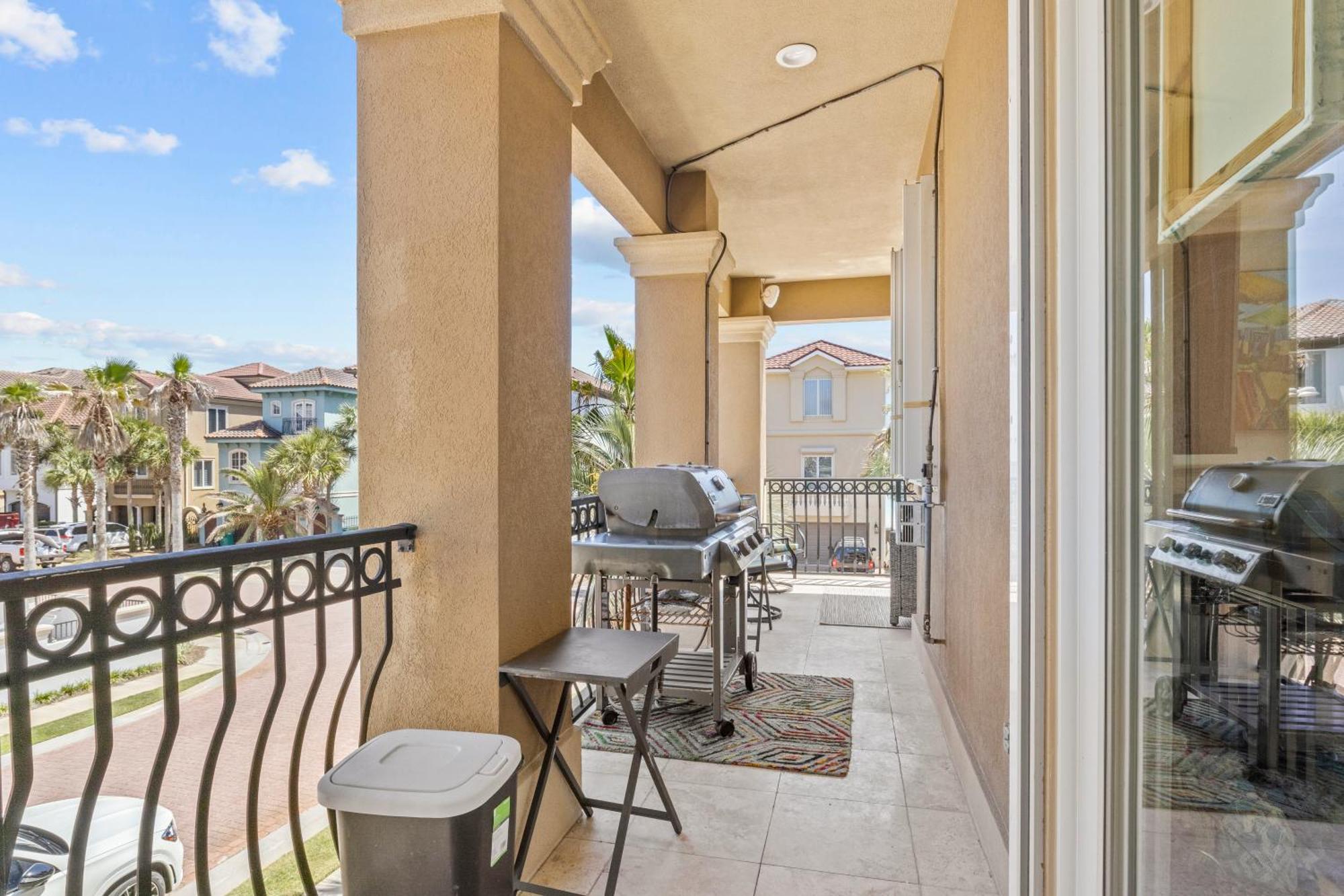 Gulf Views - Private Pool Hot Tub - Elevator Holiday home Destin