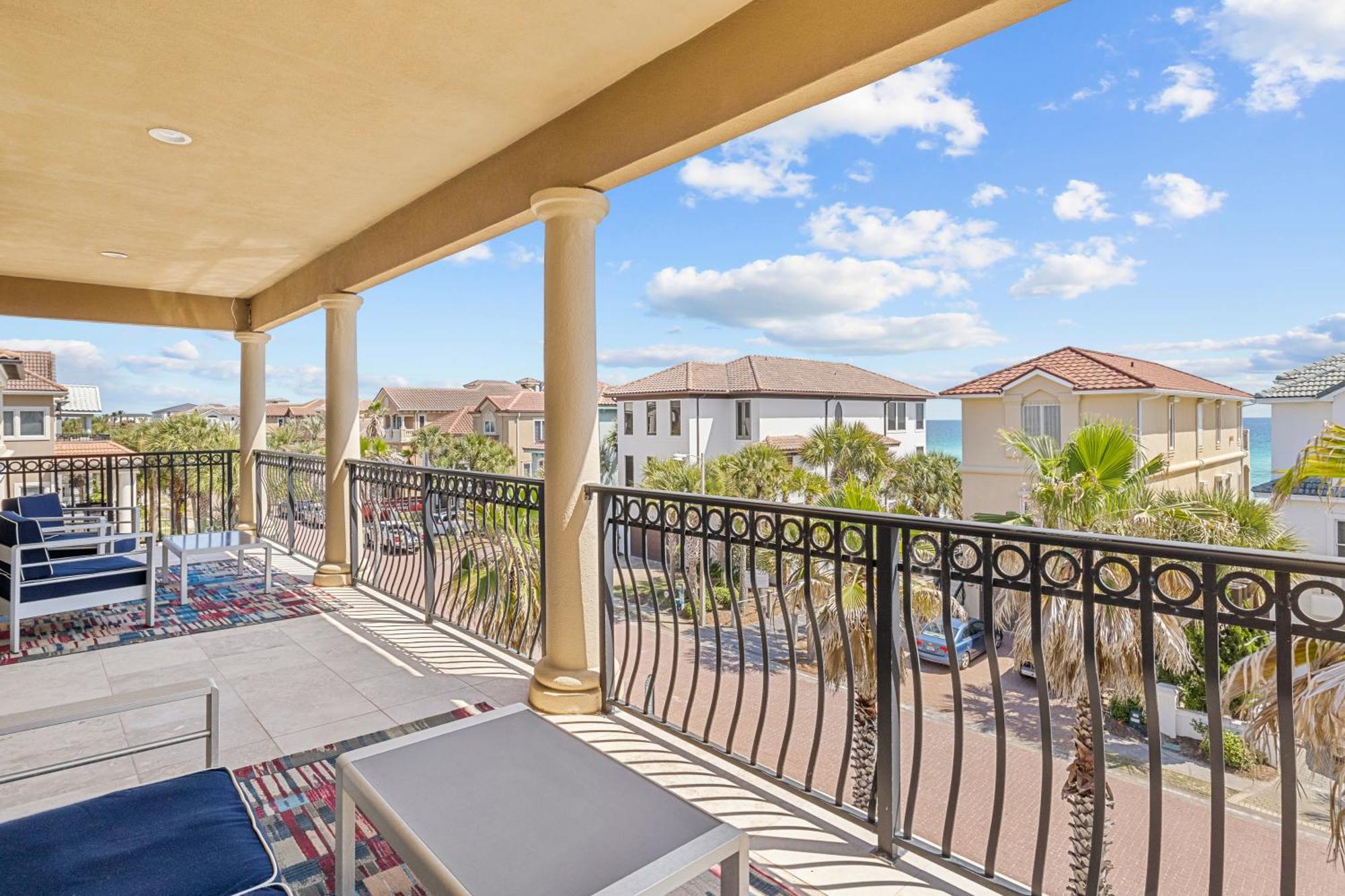 Holiday home Gulf Views - Private Pool Hot Tub - Elevator