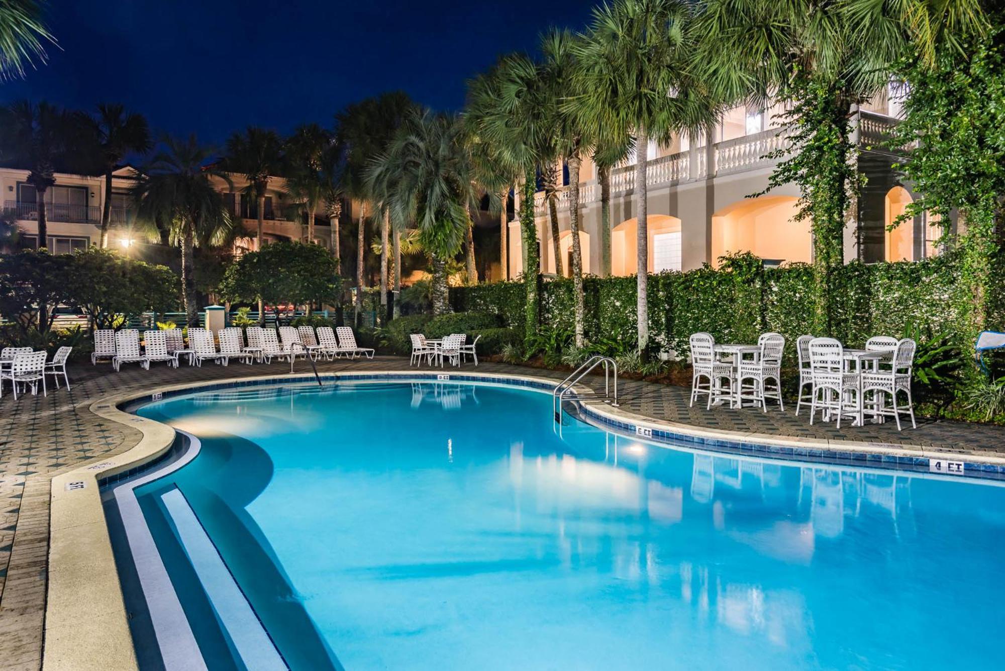 Holiday home Steps To Beach, Community Pool Hot Tub Destin
