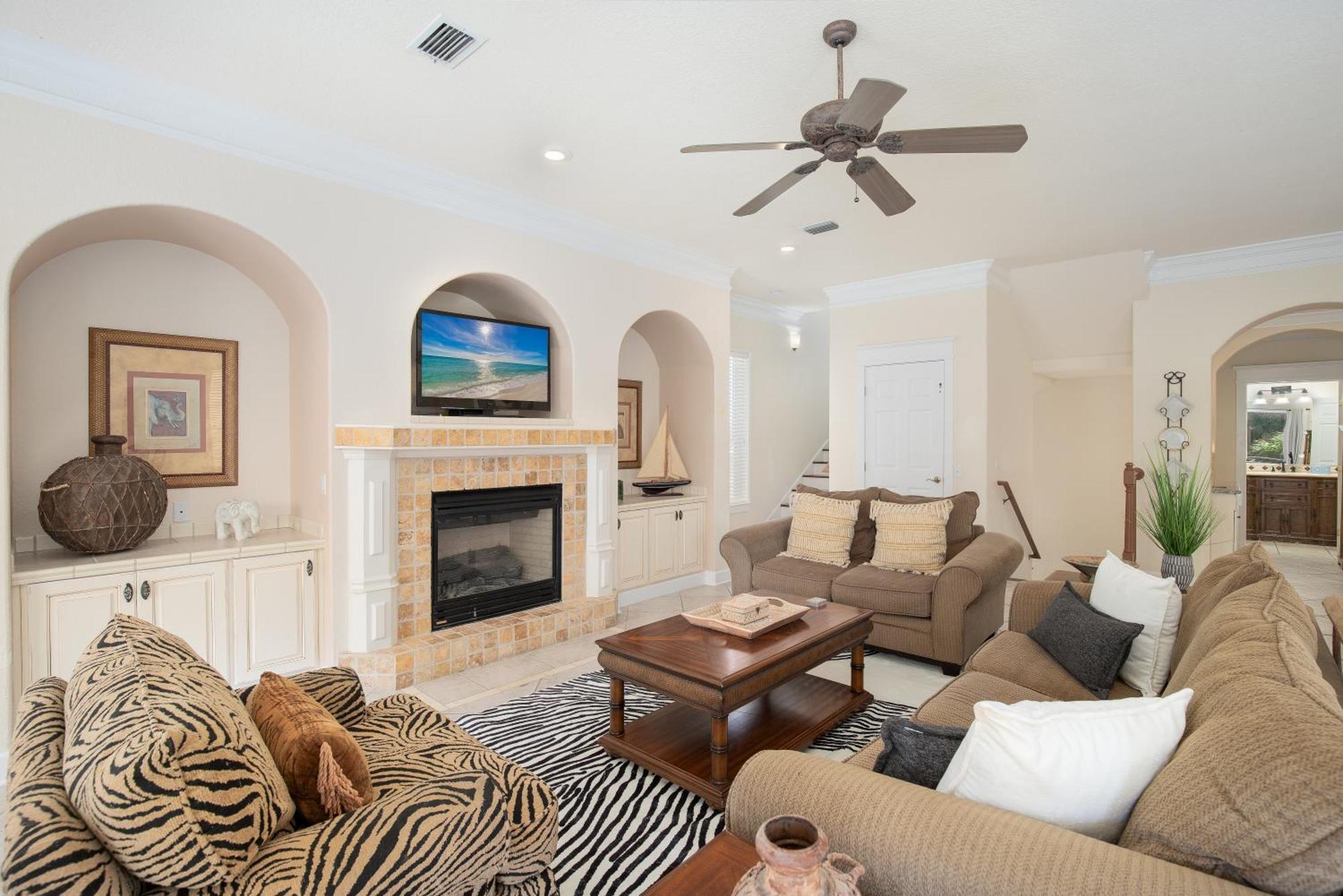 Golf Cart - Community Pool, Hot Tub And Holiday home *