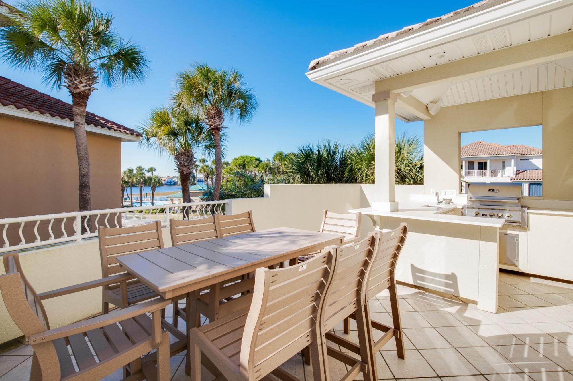 Community Pool, Hot Tub And - Outdoor Kitchen Holiday home