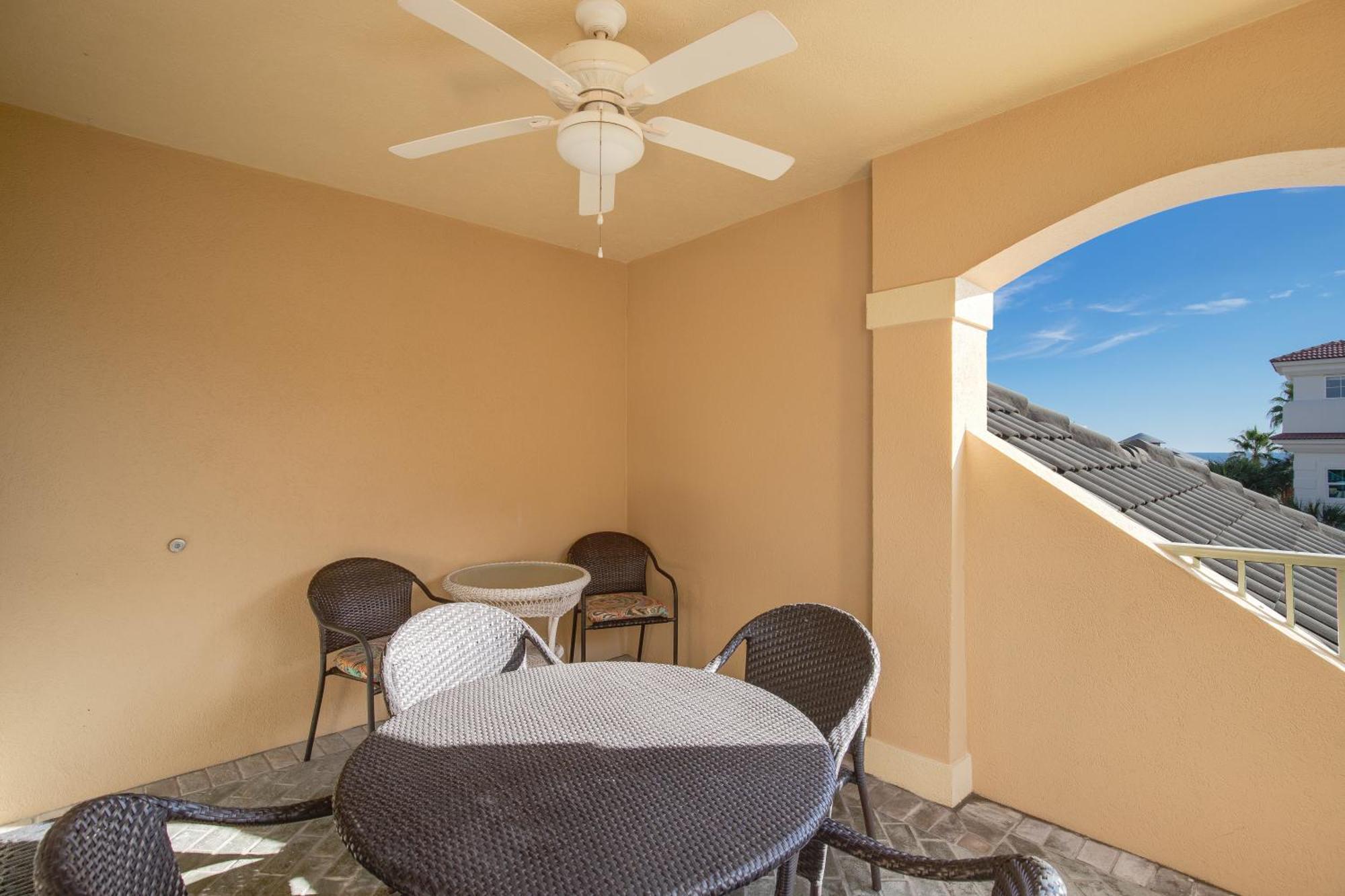 Community Pool, Hot Tub And - View Destin