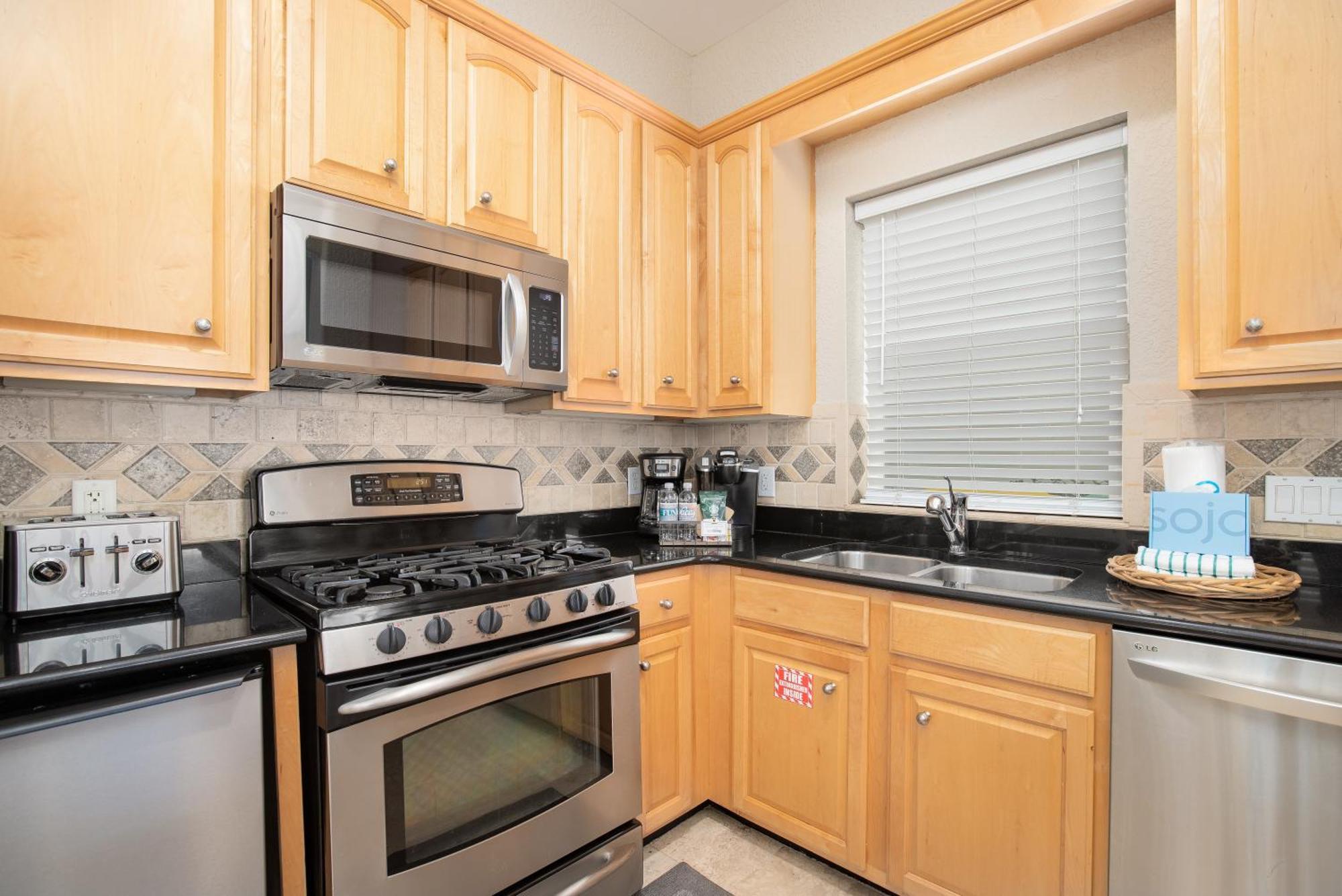 Community Pool, Hot Tub And - View Destin