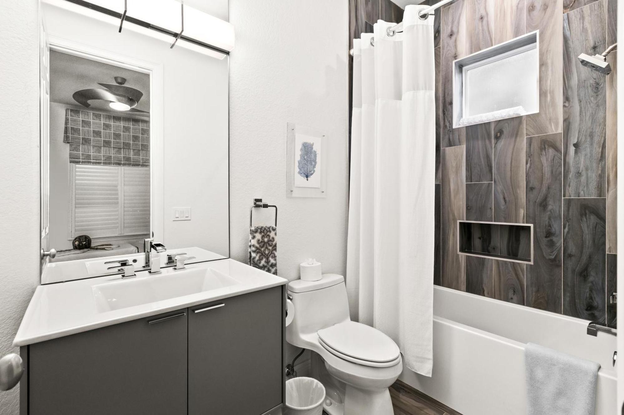 View - Gated Community With Pool Hot Tub Destin
