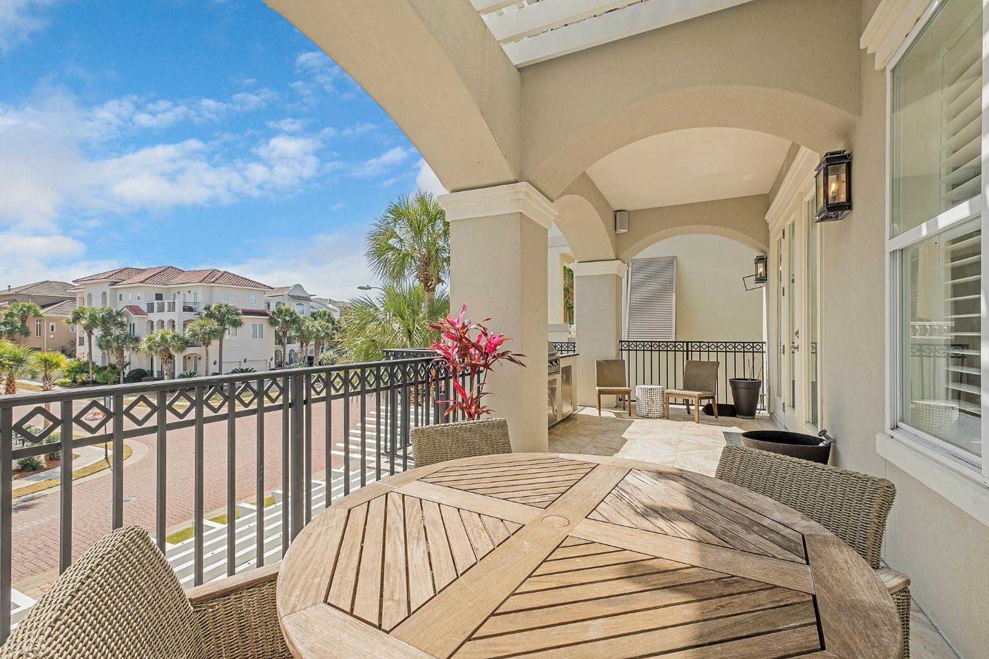 View - Gated Community With Pool Hot Tub *