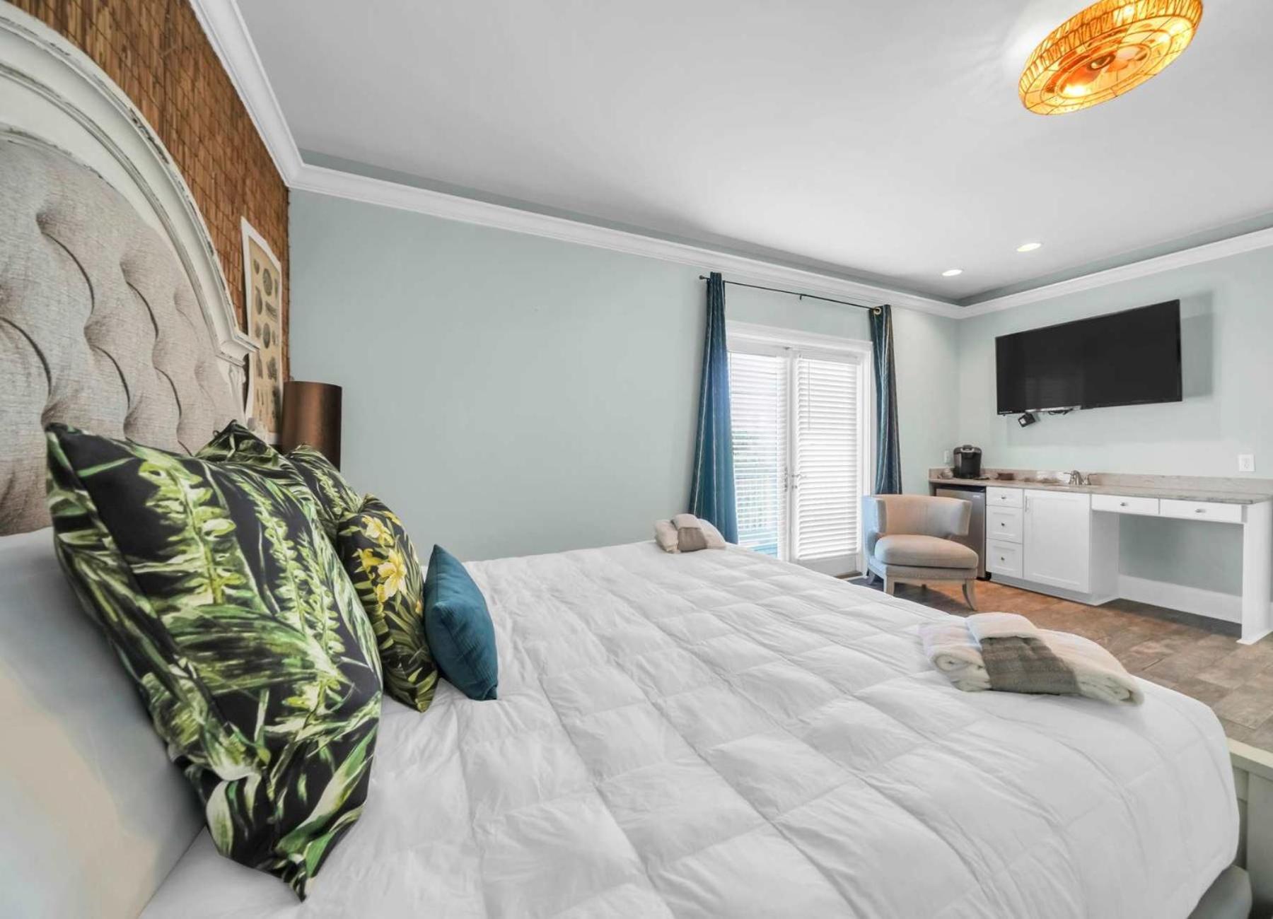 Privatebeach Pool &spa Game Grill Sleeps 24
