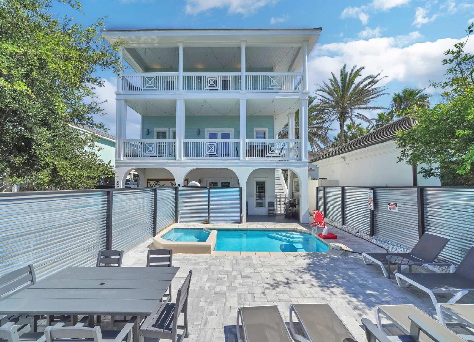 Privatebeach Pool &spa Game Grill Sleeps 24 Holiday home *