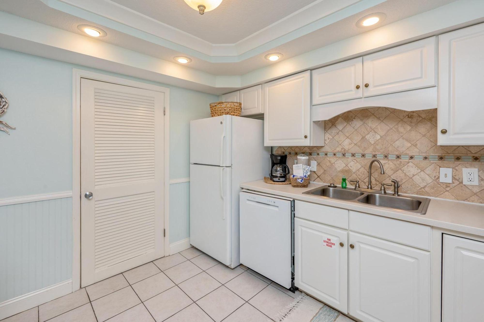 1095 Shoreline - Bedroom Front Free Setup Holiday home *