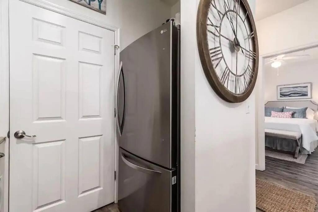 Apartment Miramar - Steps From Private Access! *