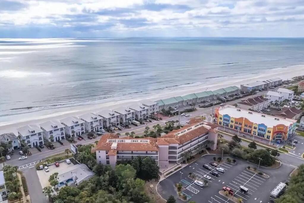 Miramar - Steps From Private Access!