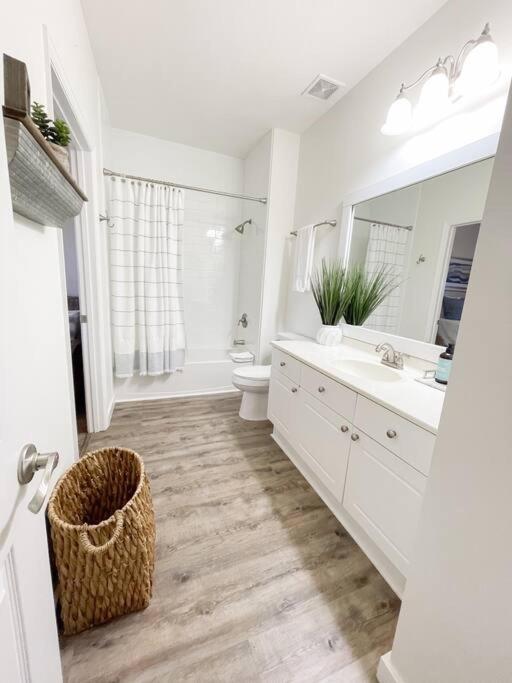 Apartment Miramar - Steps From Private Access!