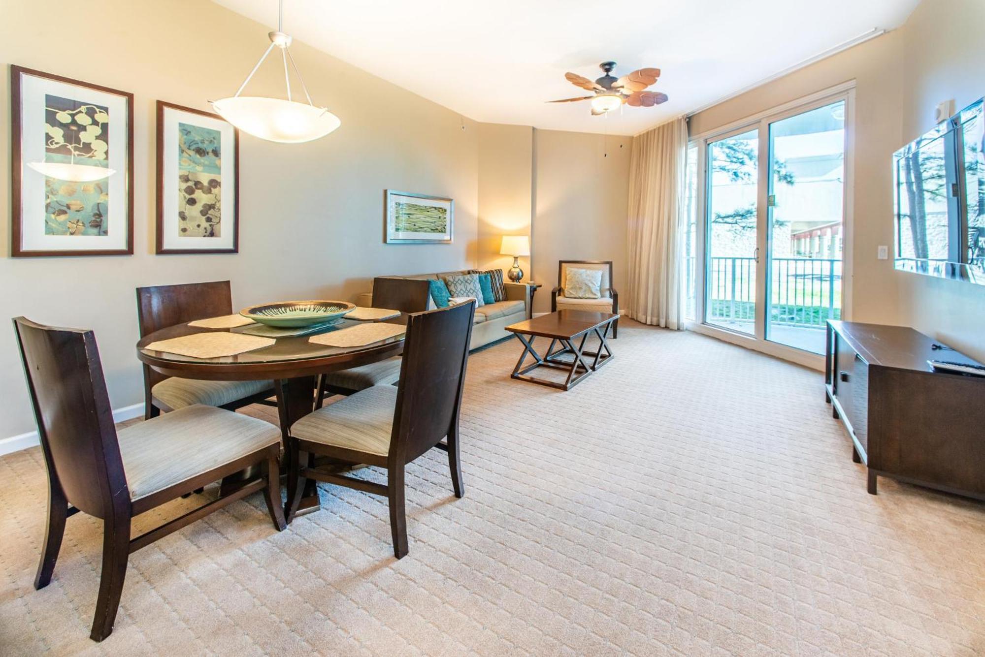 Palms #1106 Jr 2br