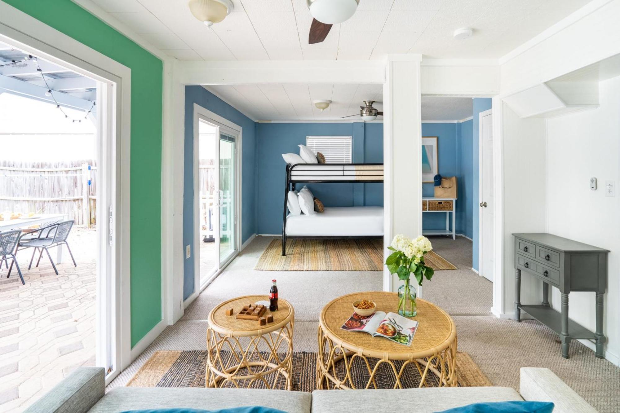 Holiday home Harper By Avantstay Beautiful W Pool Walk To The Destin