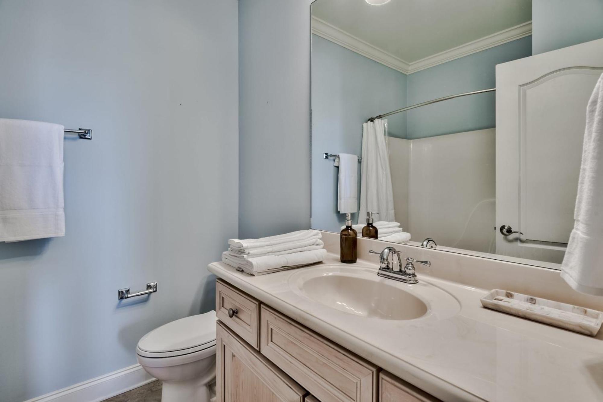 Holiday home Coral By Avantstay Gorgeous Three Story W Two Balconies Destin