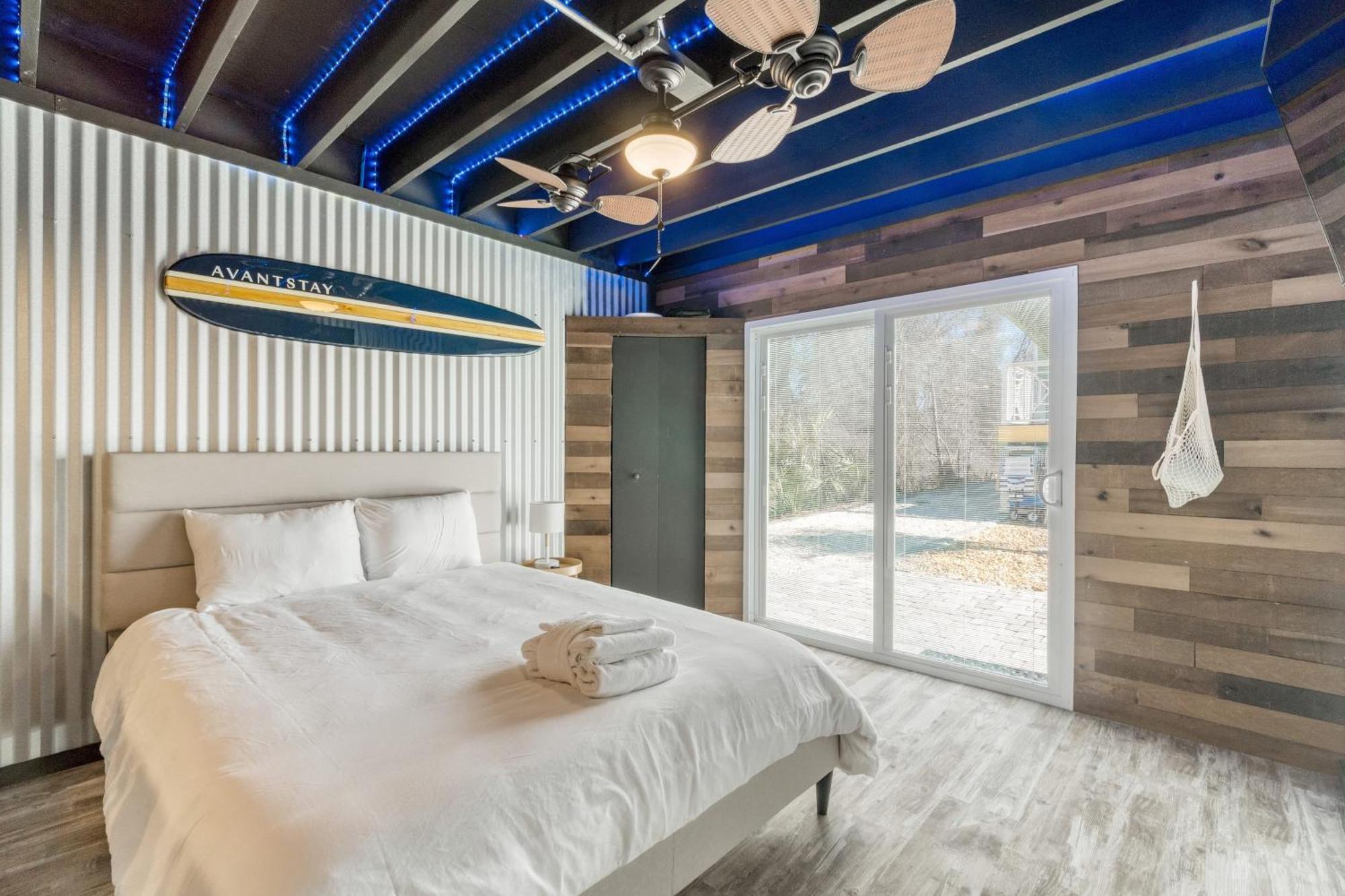 Halo By Avantstay Walk To Private Pool Holiday home Destin