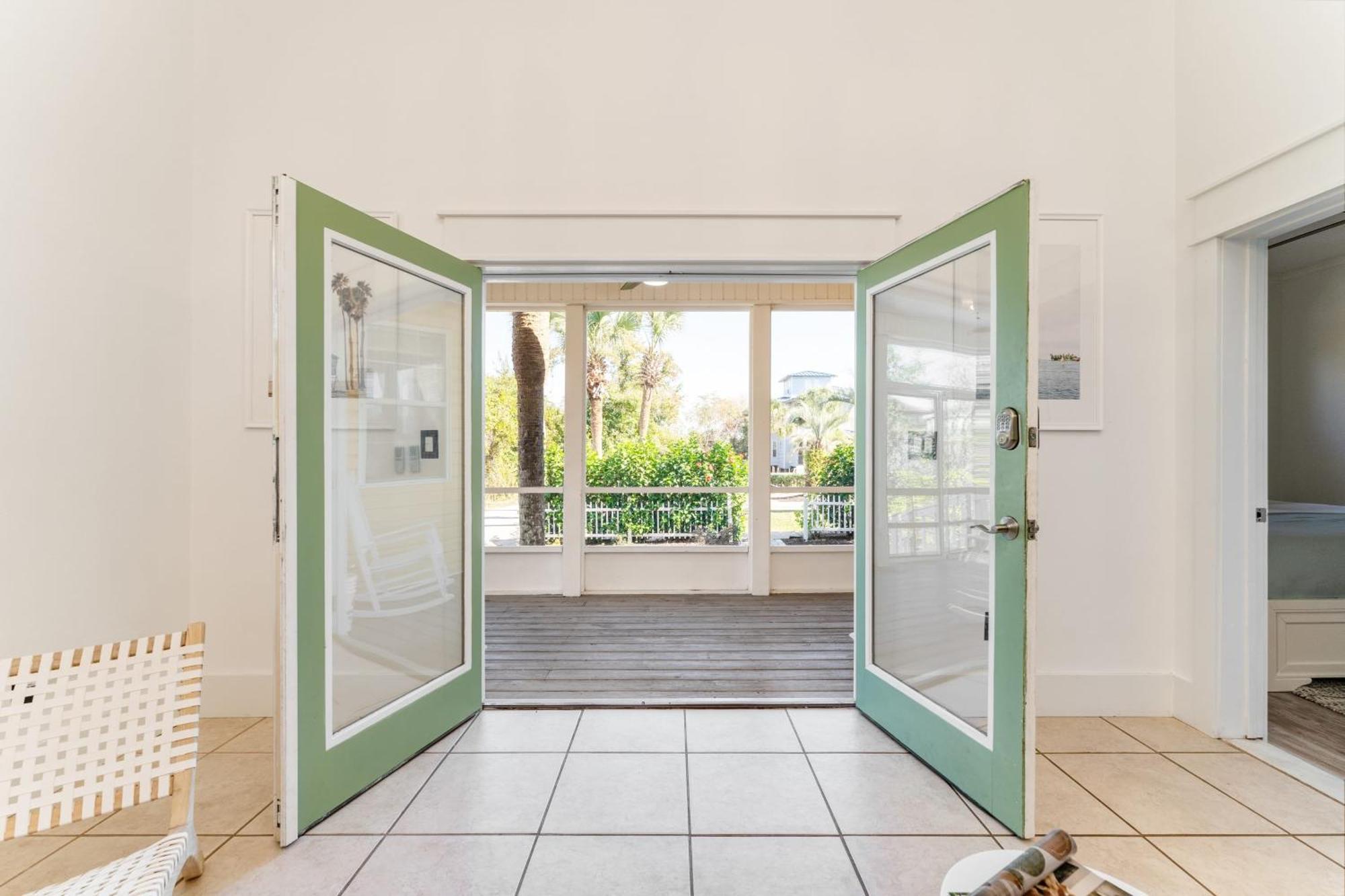 Holiday home Halo By Avantstay Walk To Private Pool