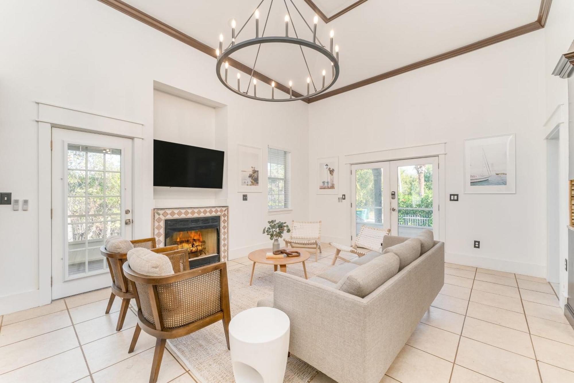 Holiday home Halo By Avantstay Walk To Private Pool