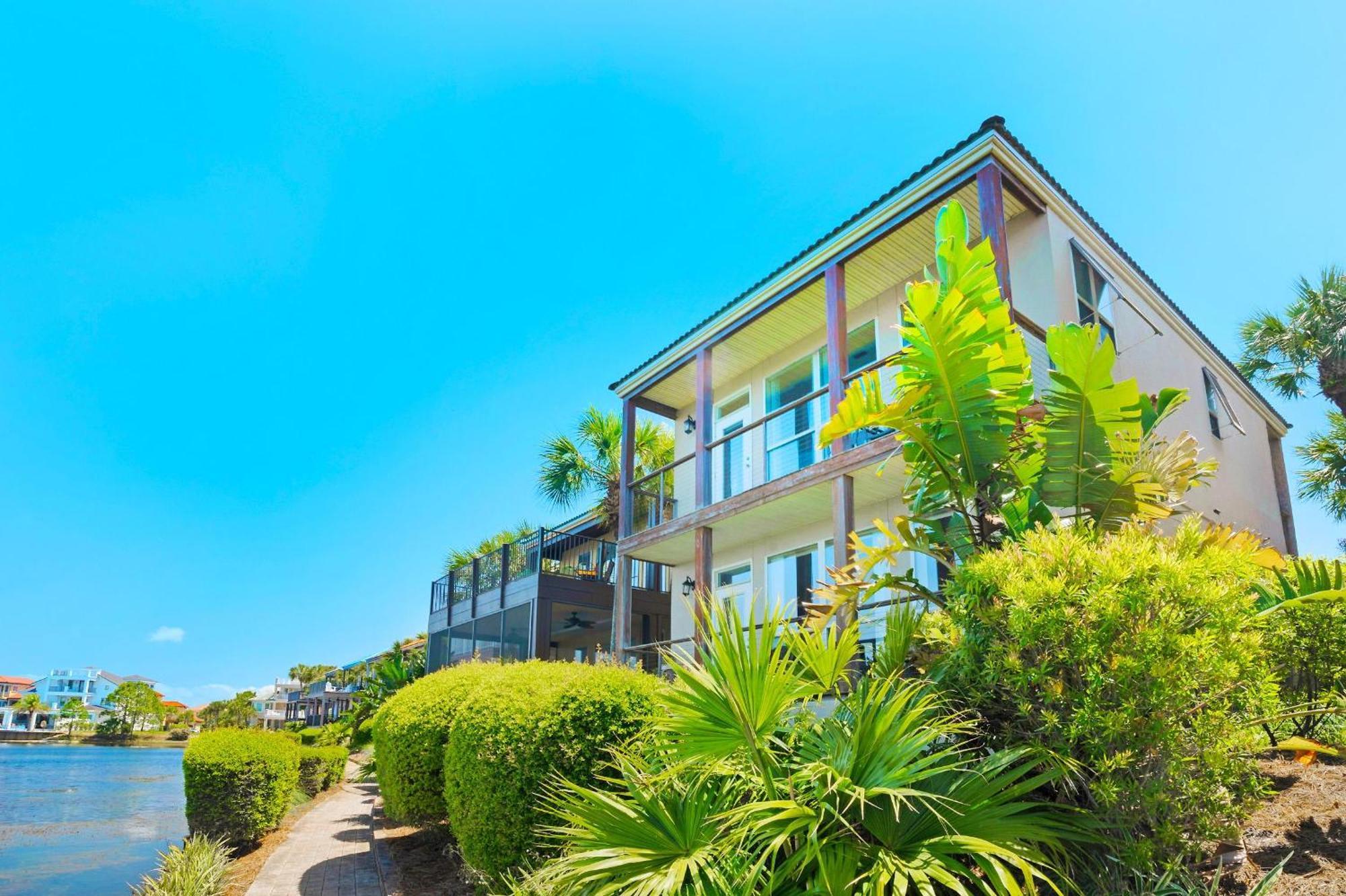 Holiday home Destiny #15a&b