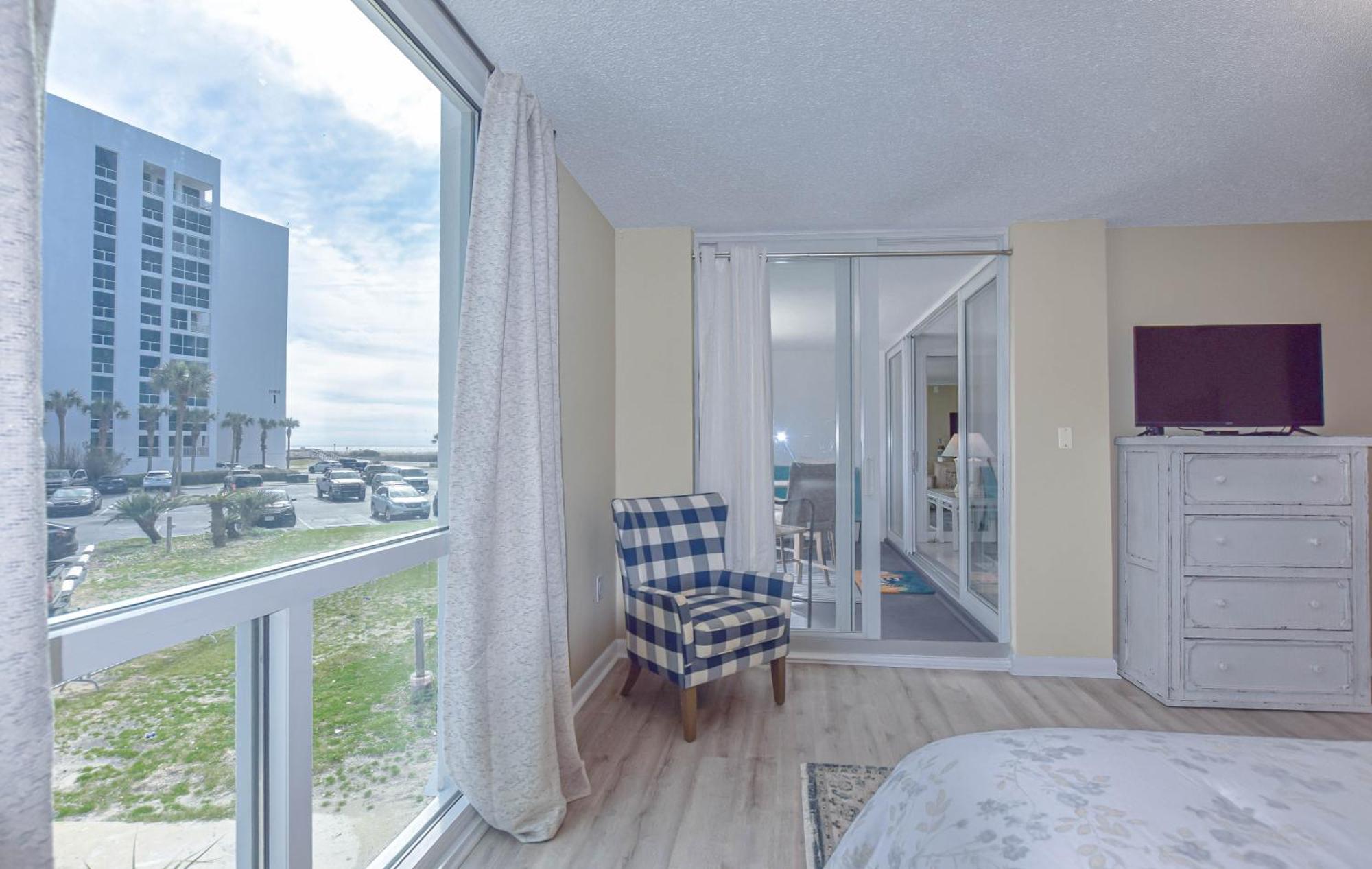 Shoreline Towers #3022 Apartment