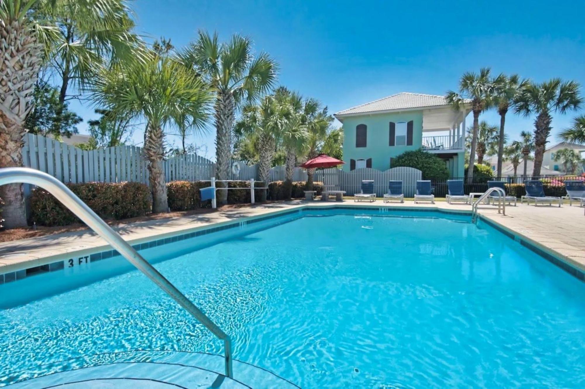 Holiday home Luxury House Steps From Pool And Short Walk To Private Pavilion
