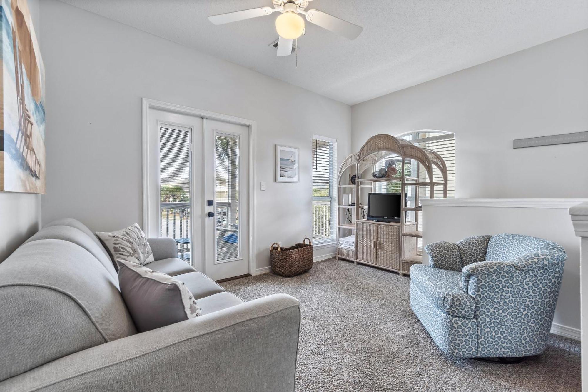 Luxury House Steps From Pool And Short Walk To Private Pavilion Holiday home Destin
