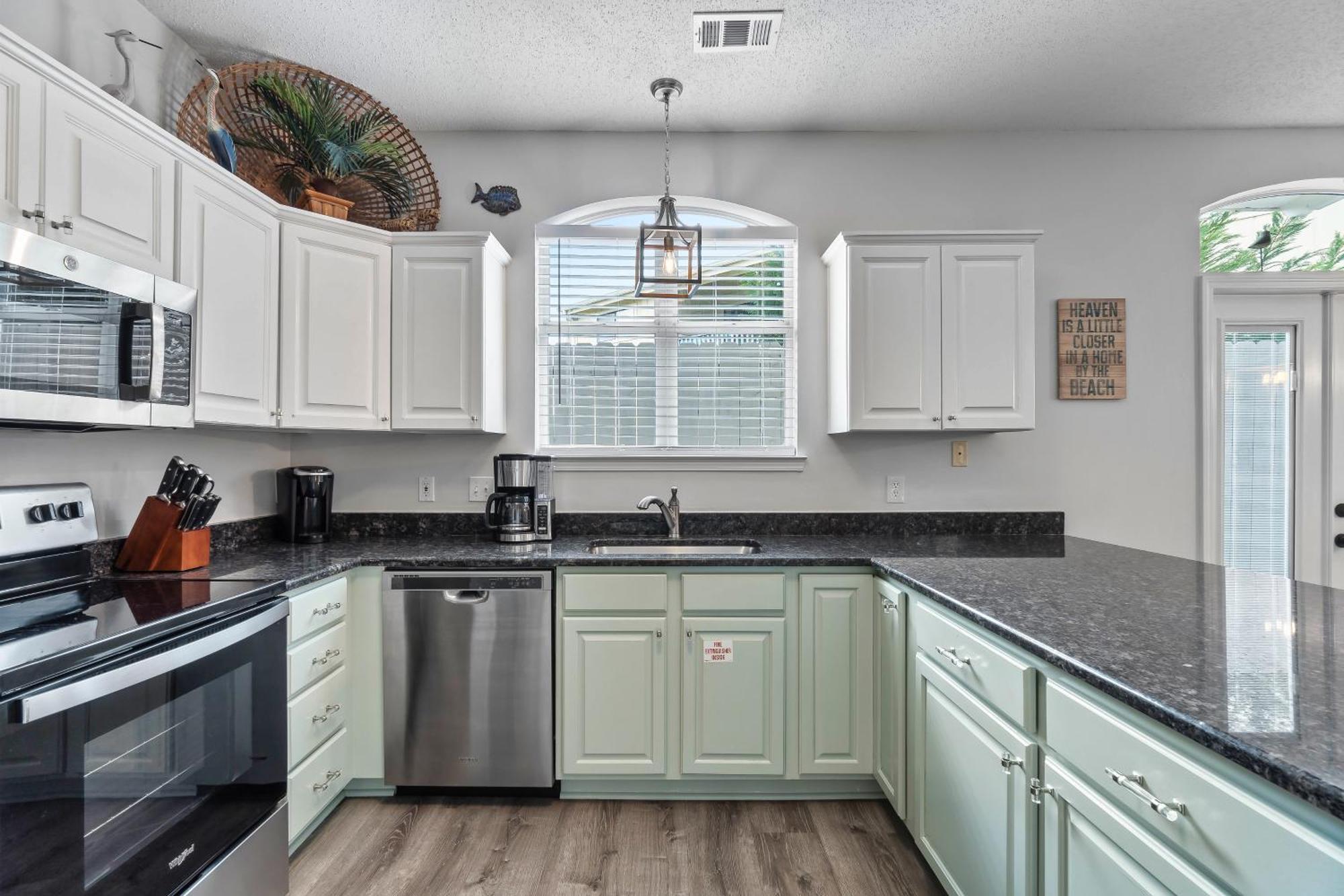 Luxury House Steps From Pool And Short Walk To Private Pavilion Holiday home Destin