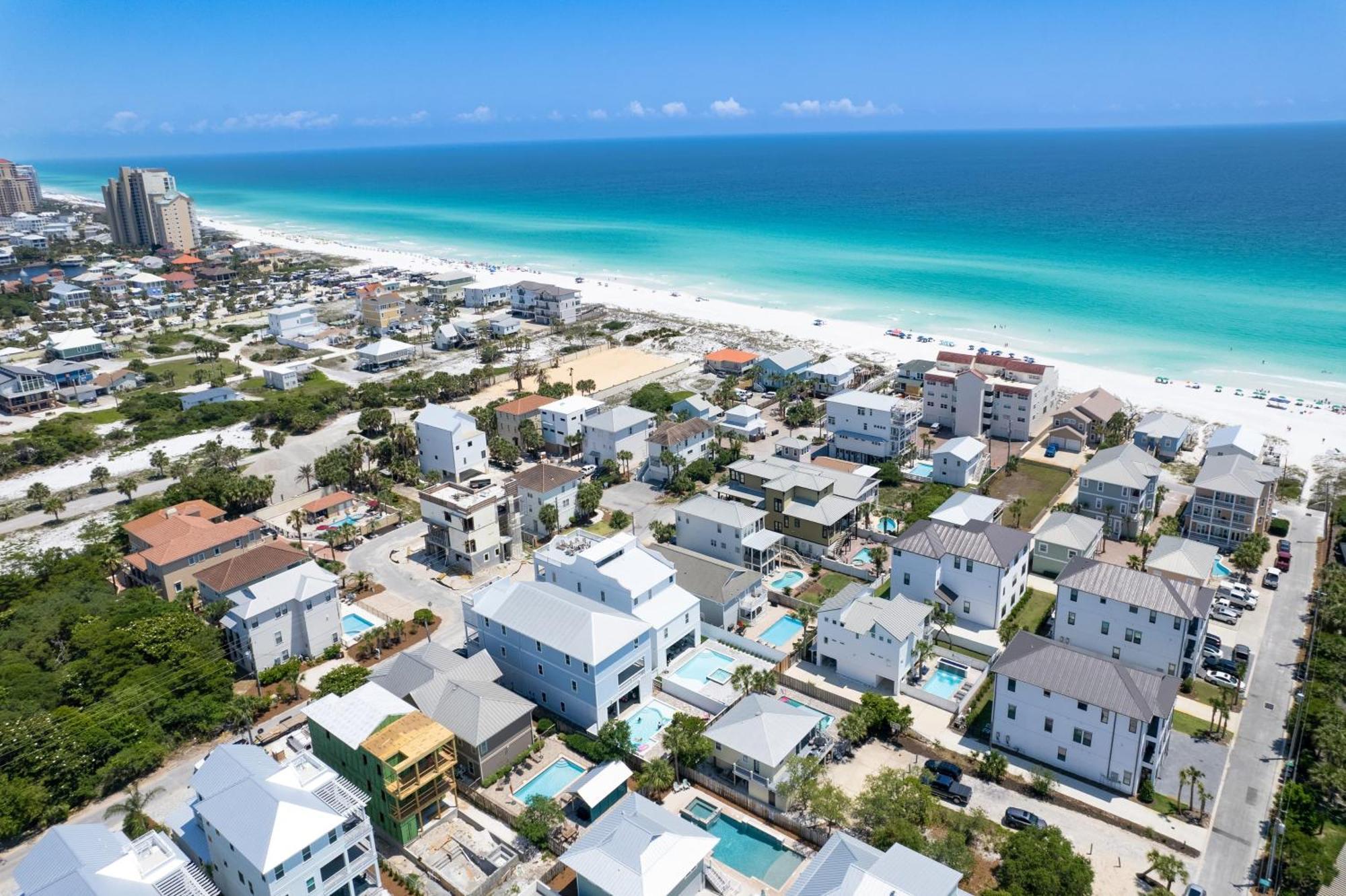 Holiday home Sunset Mirage By Avantstay Walk To Miramar Destin