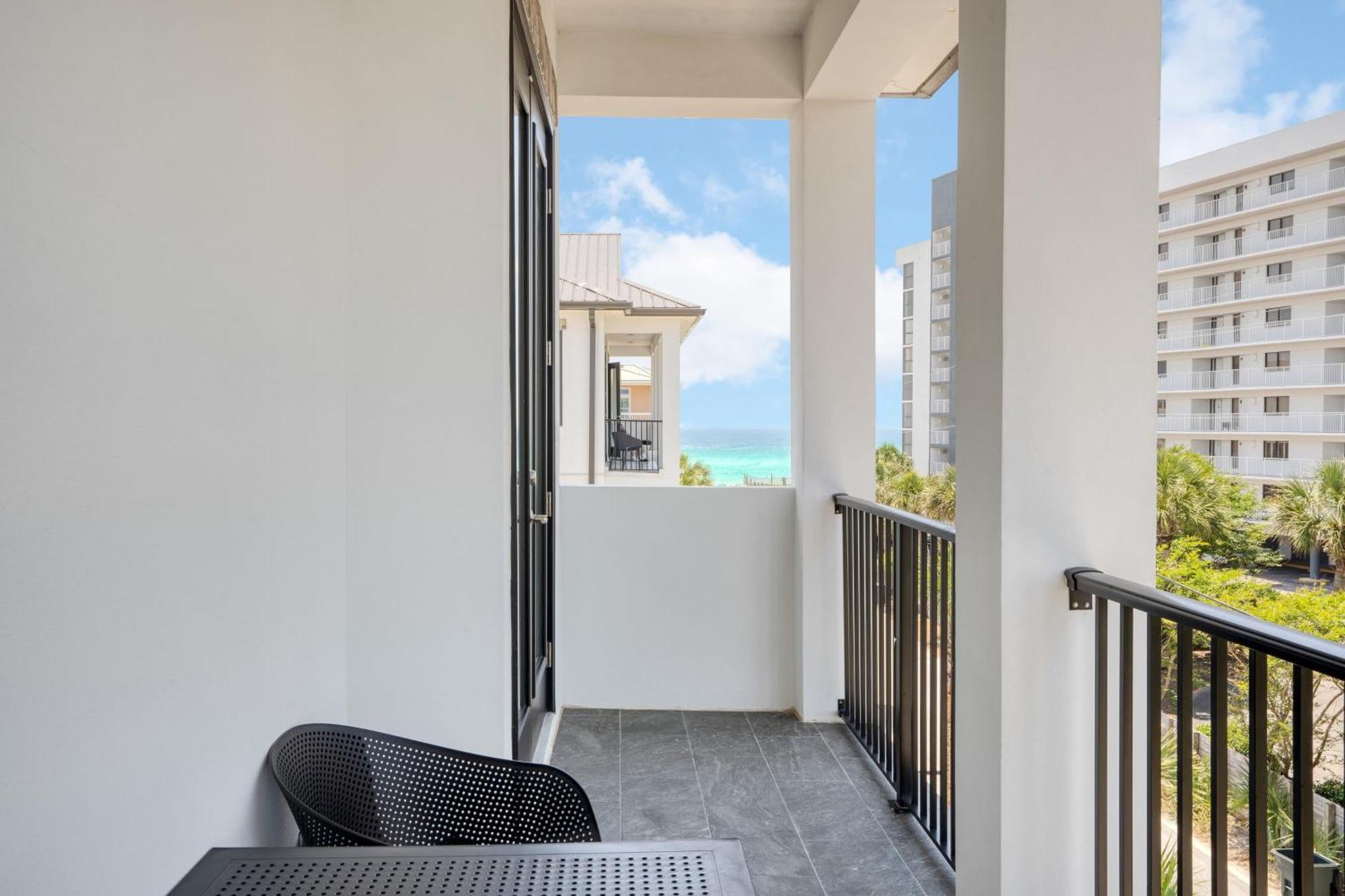 Sunset Mirage By Avantstay Walk To Miramar Holiday home