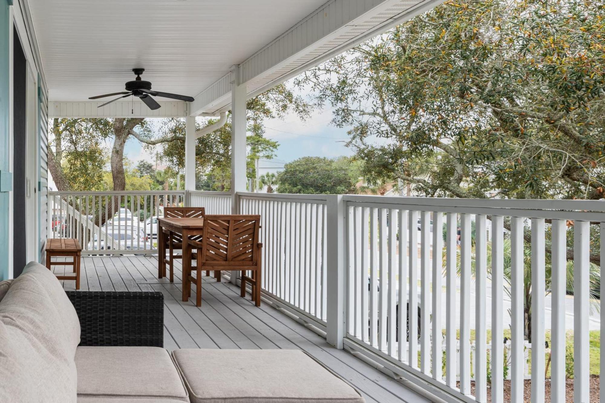 Dolphin Days By Avantstay Pool 0.2mi To Holiday home Destin