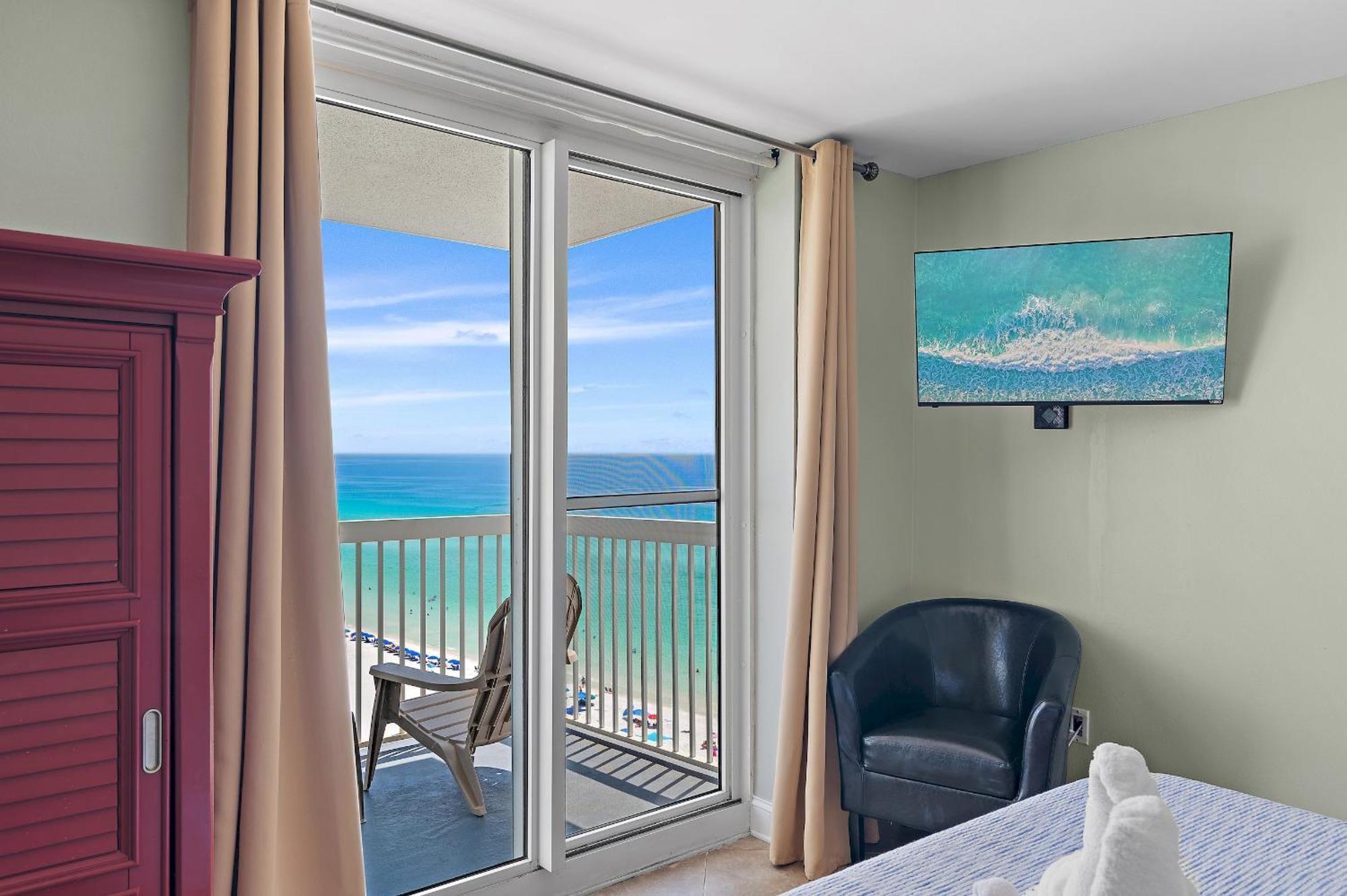Biggest 2 Bedroom Corner Unit, 16th Flr Beachfront At Pelican Apartment Destin