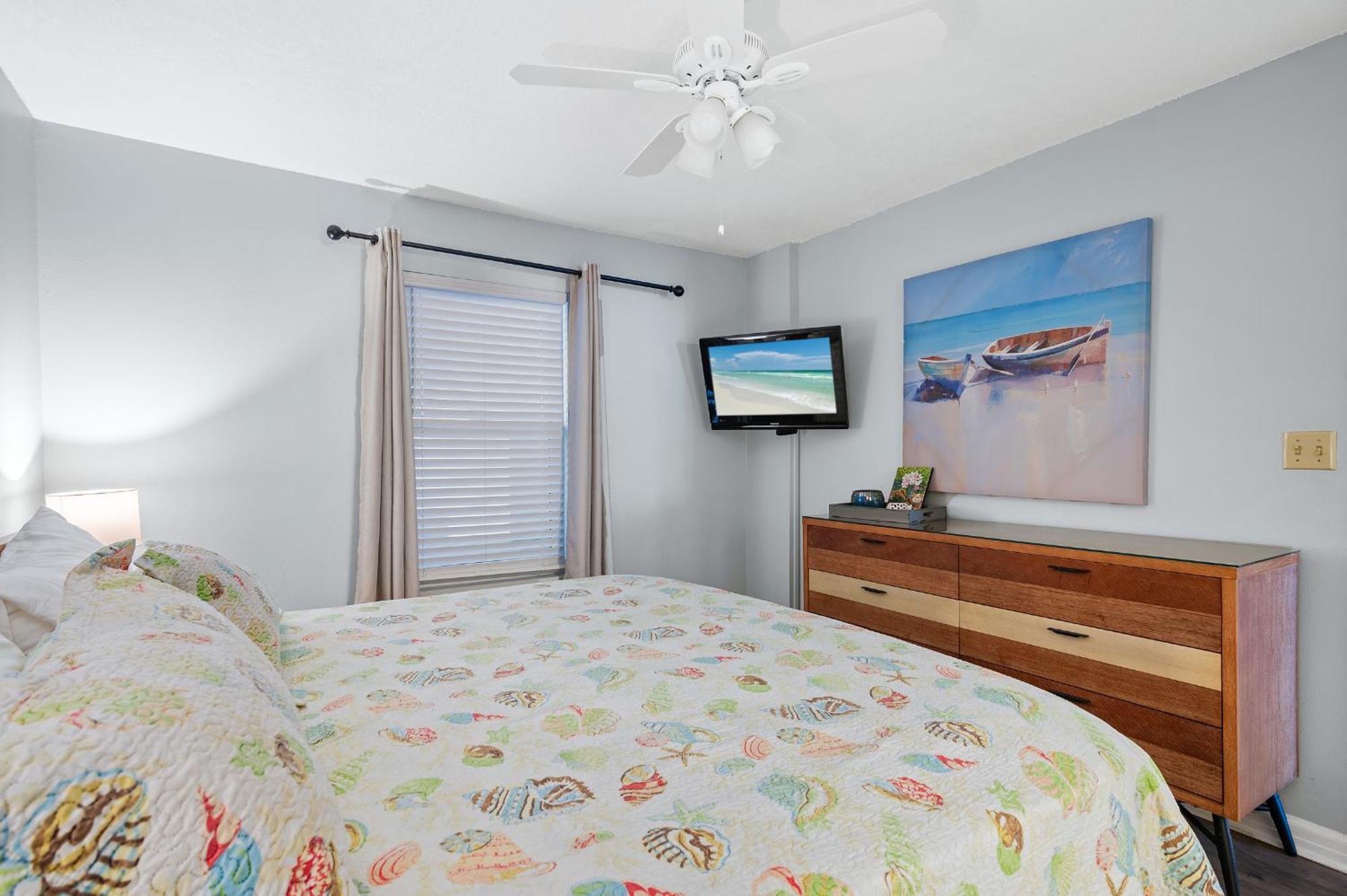 Just Updated - Beachfront Ocean View, 19th Floor Apartment *