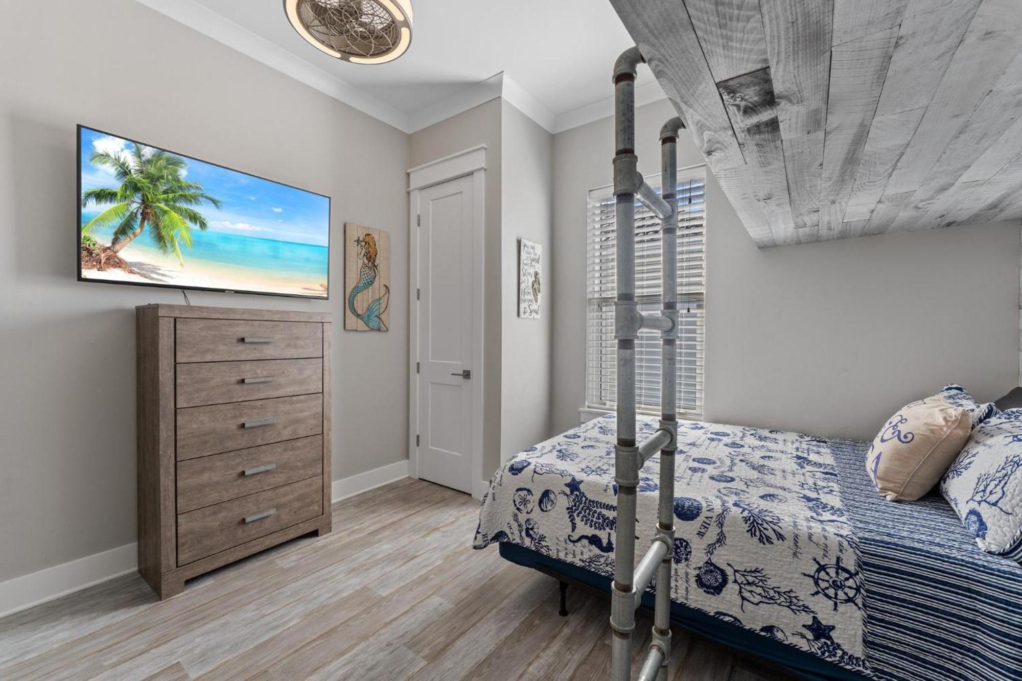 Aquaholic G S 77 Saint Francis Dr N Destin