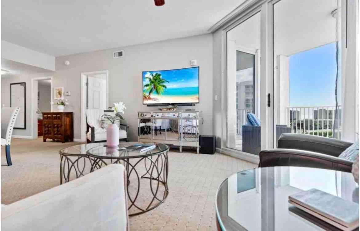 Pink Sunsets At The Palms Of Across From Beach, Heated Pool Shuttle & Dining Holiday home