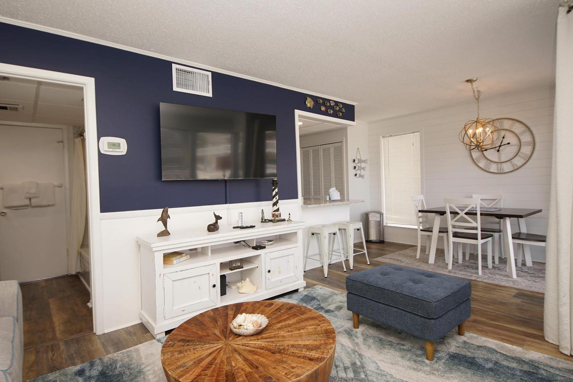 Sandpiper Cove 1013 *
