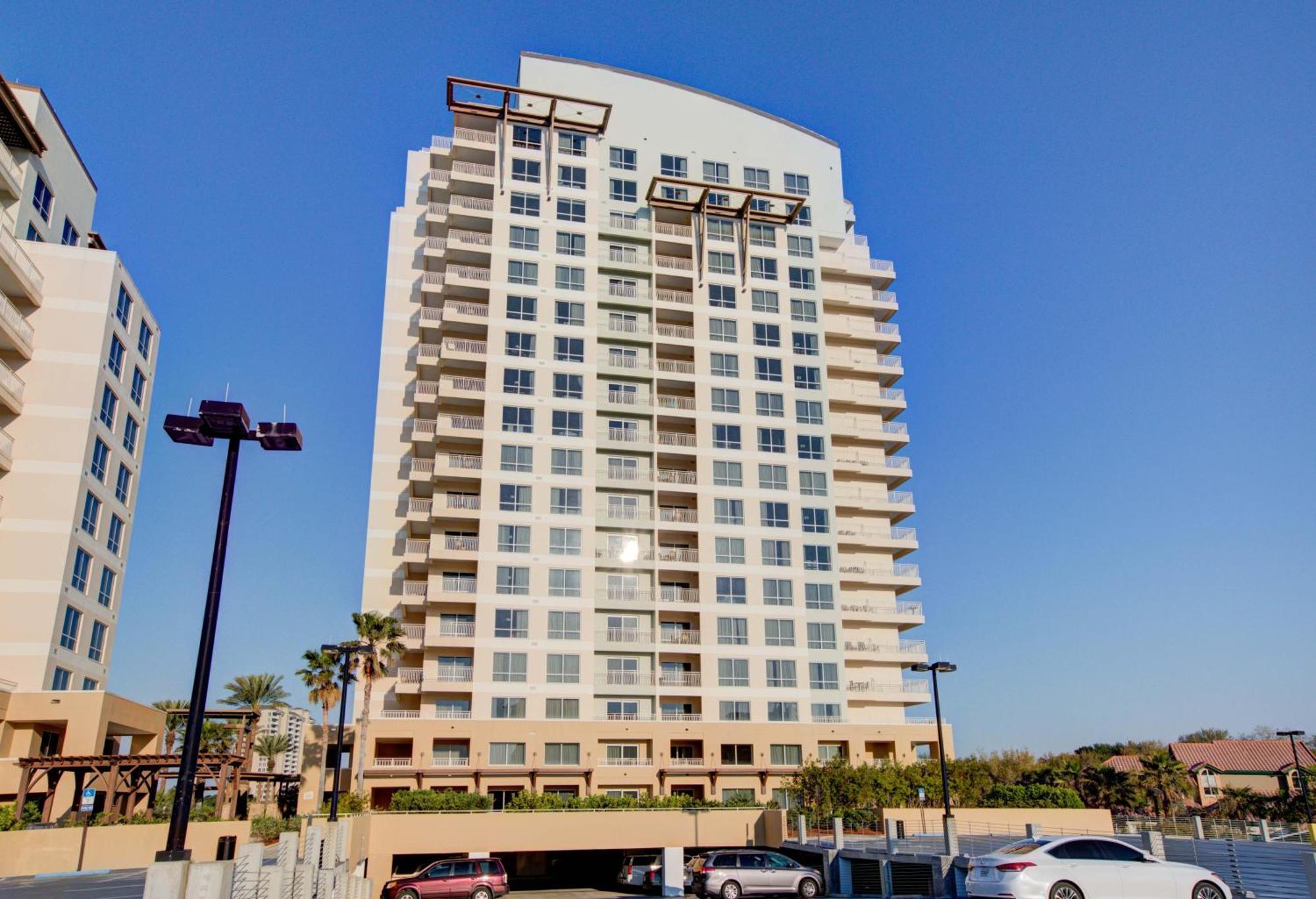 Luau Ii 6932 Flr9 *