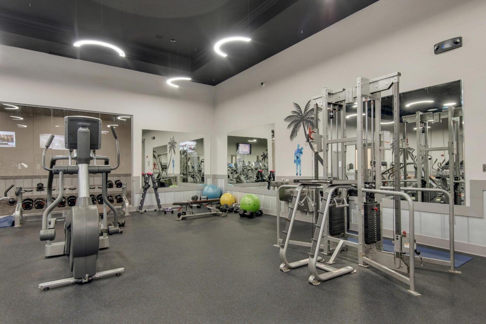 Palms #1106 Jr 2br *