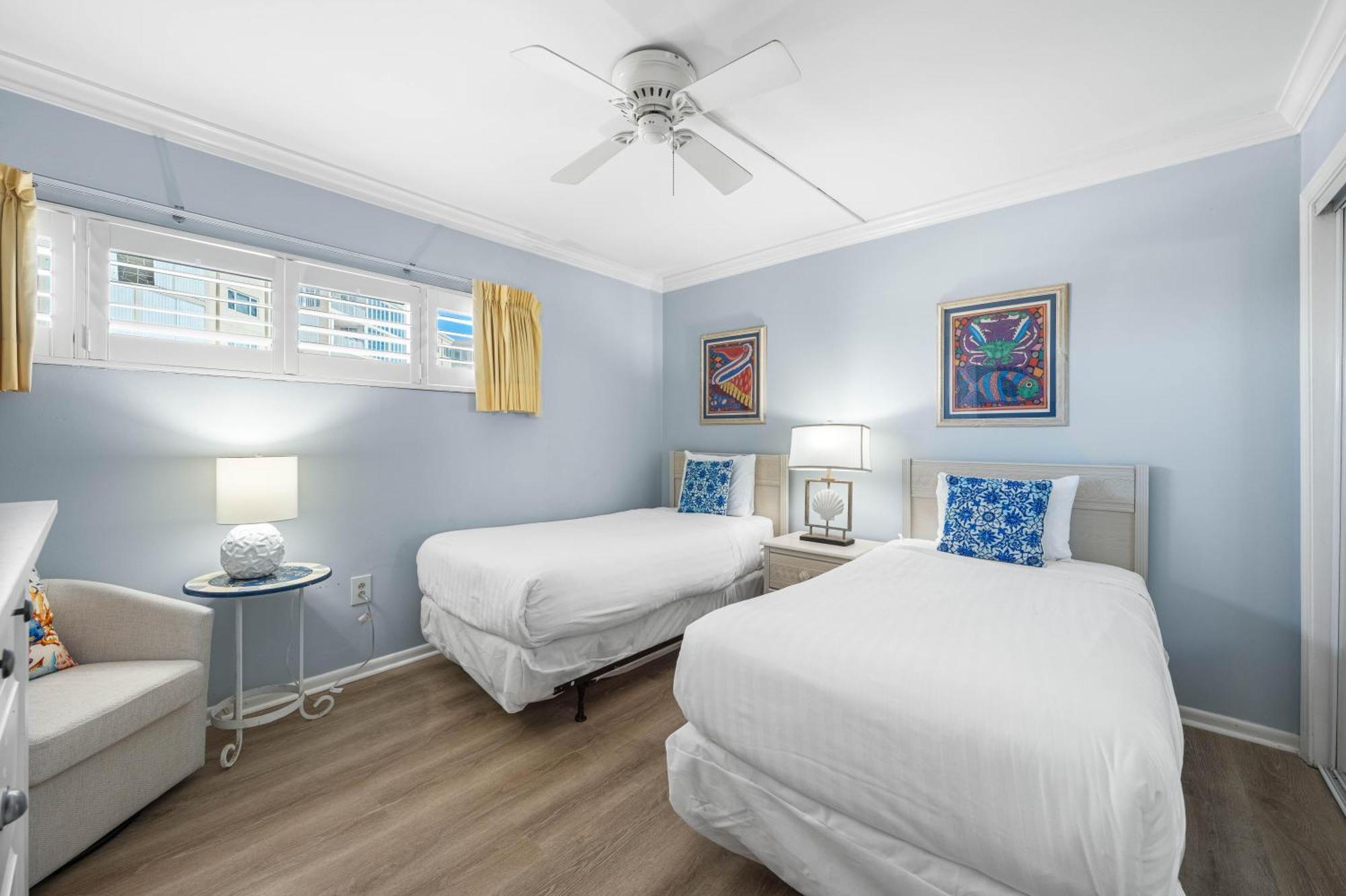 Surf And Racquet Unit 324
