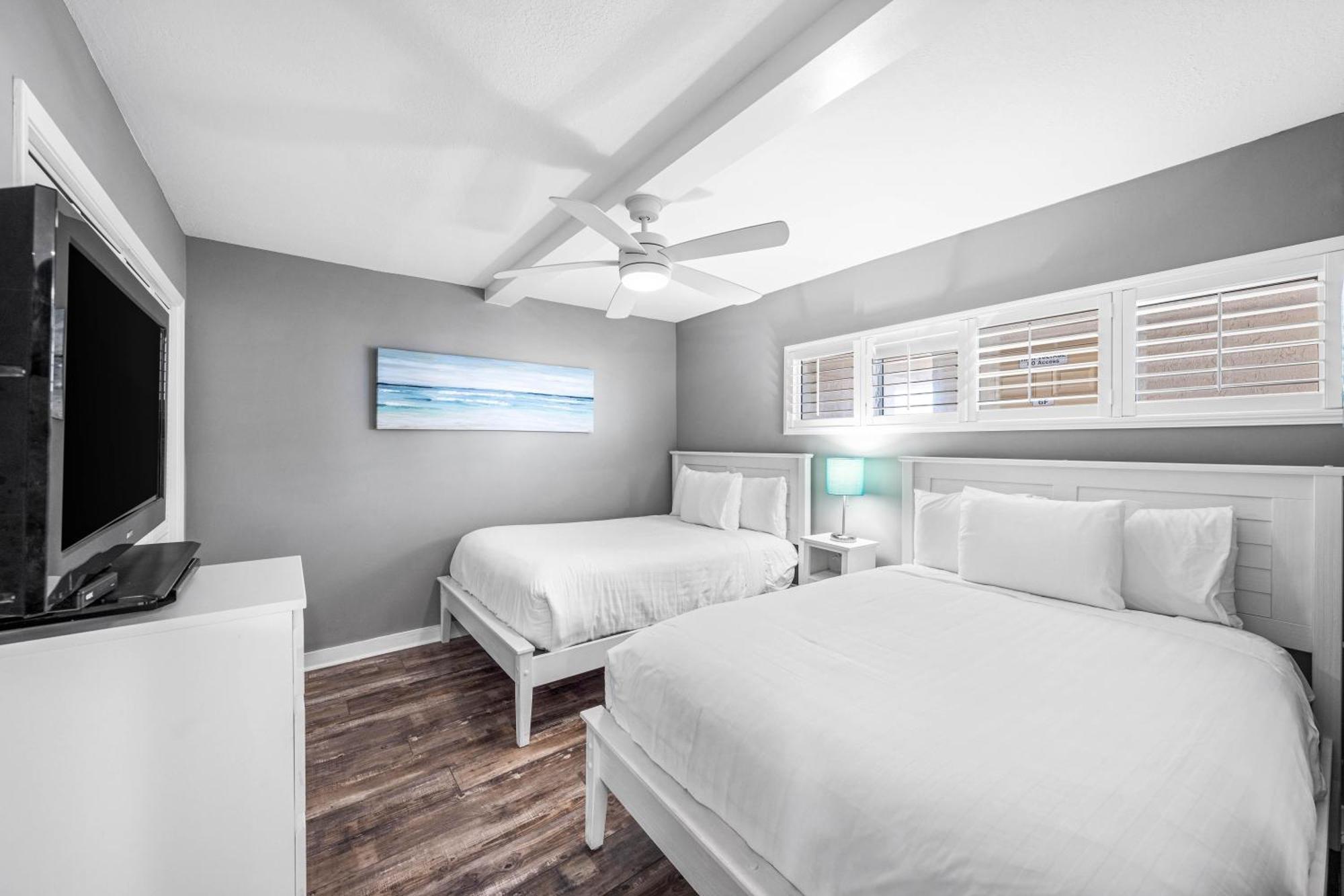 Surf And Racquet Unit 620 * Destin