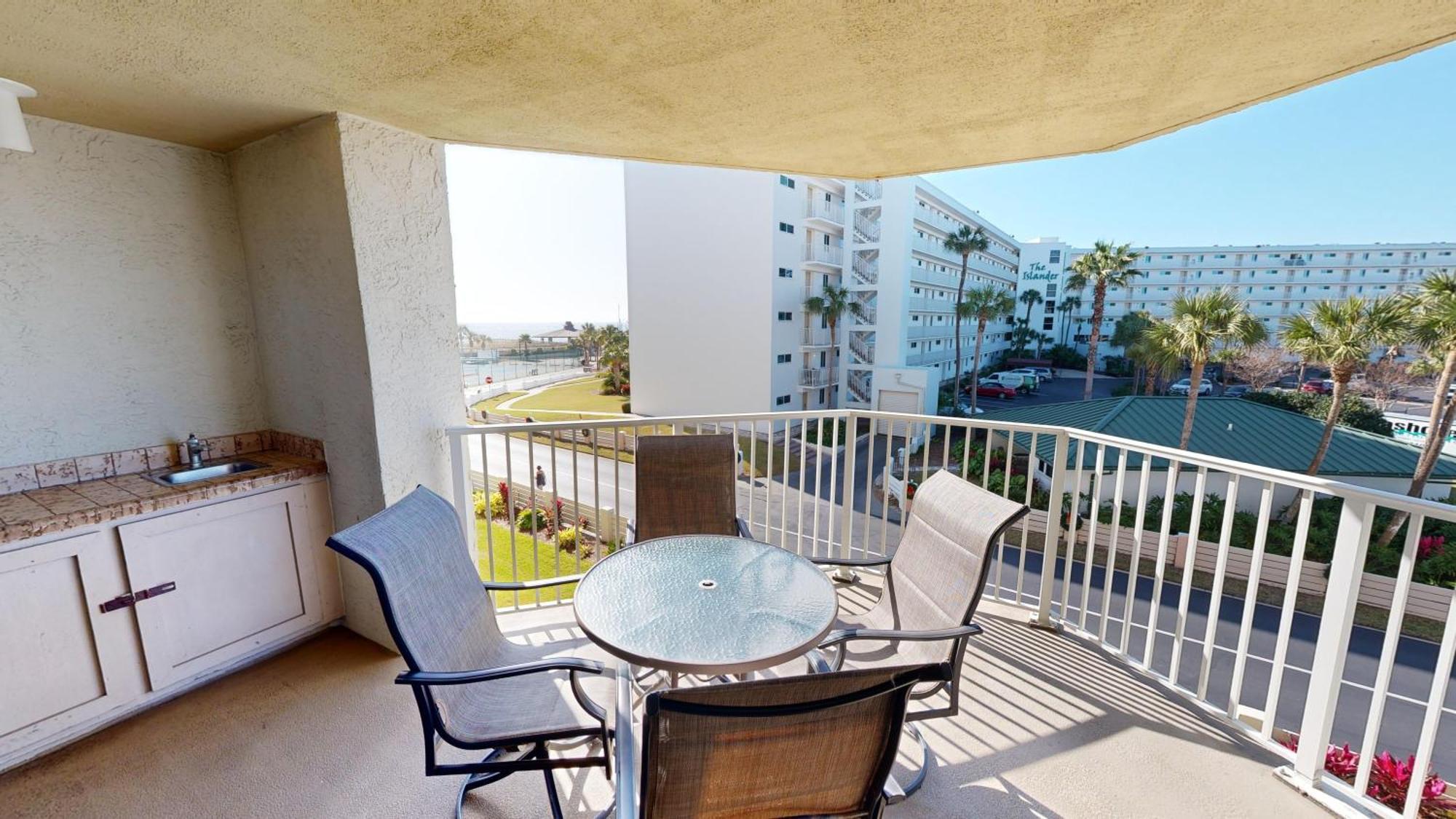 Inlet Reef 217- By Isle Apartment *