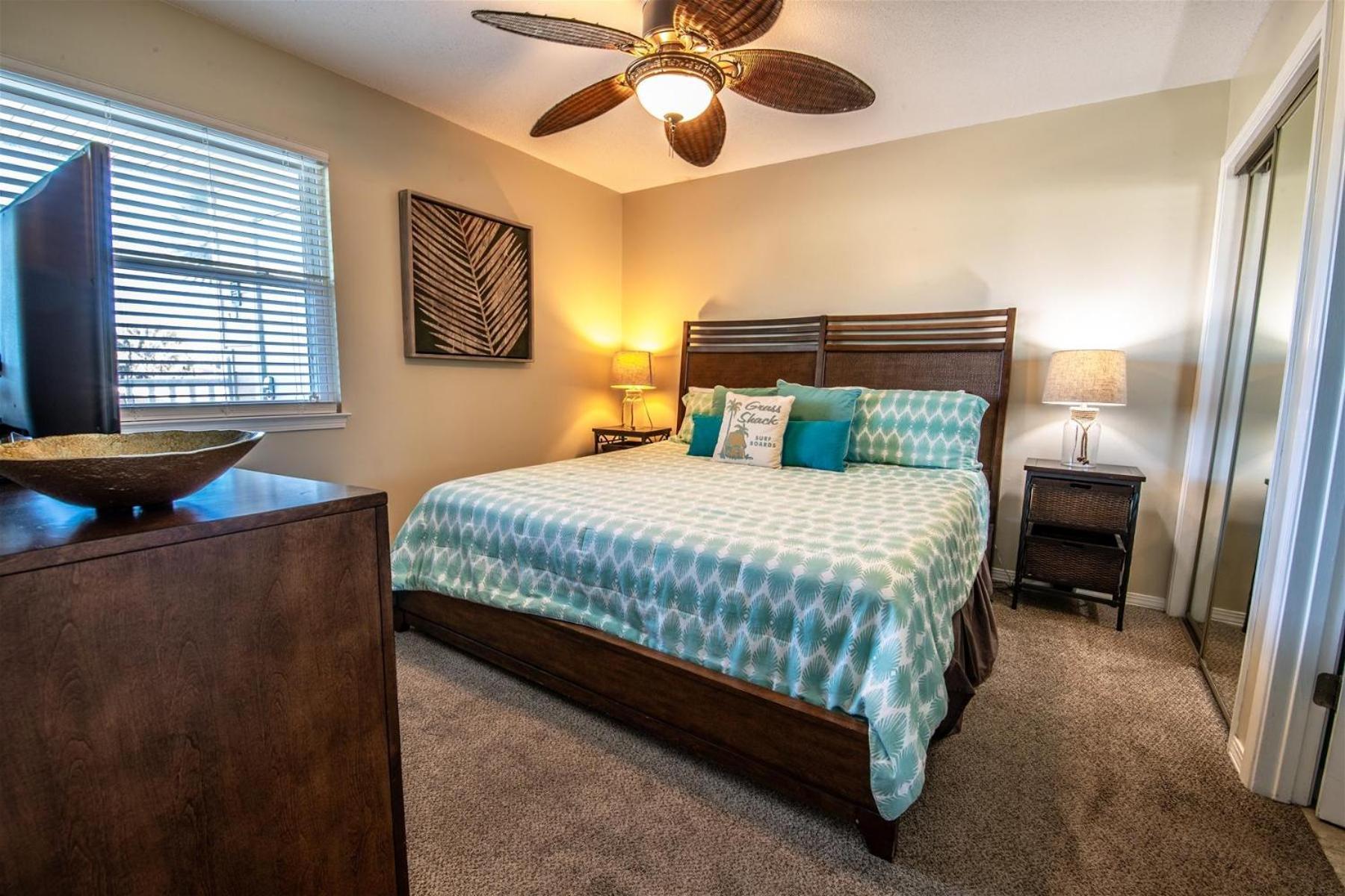 9 G, Two Bedroom Apartment *